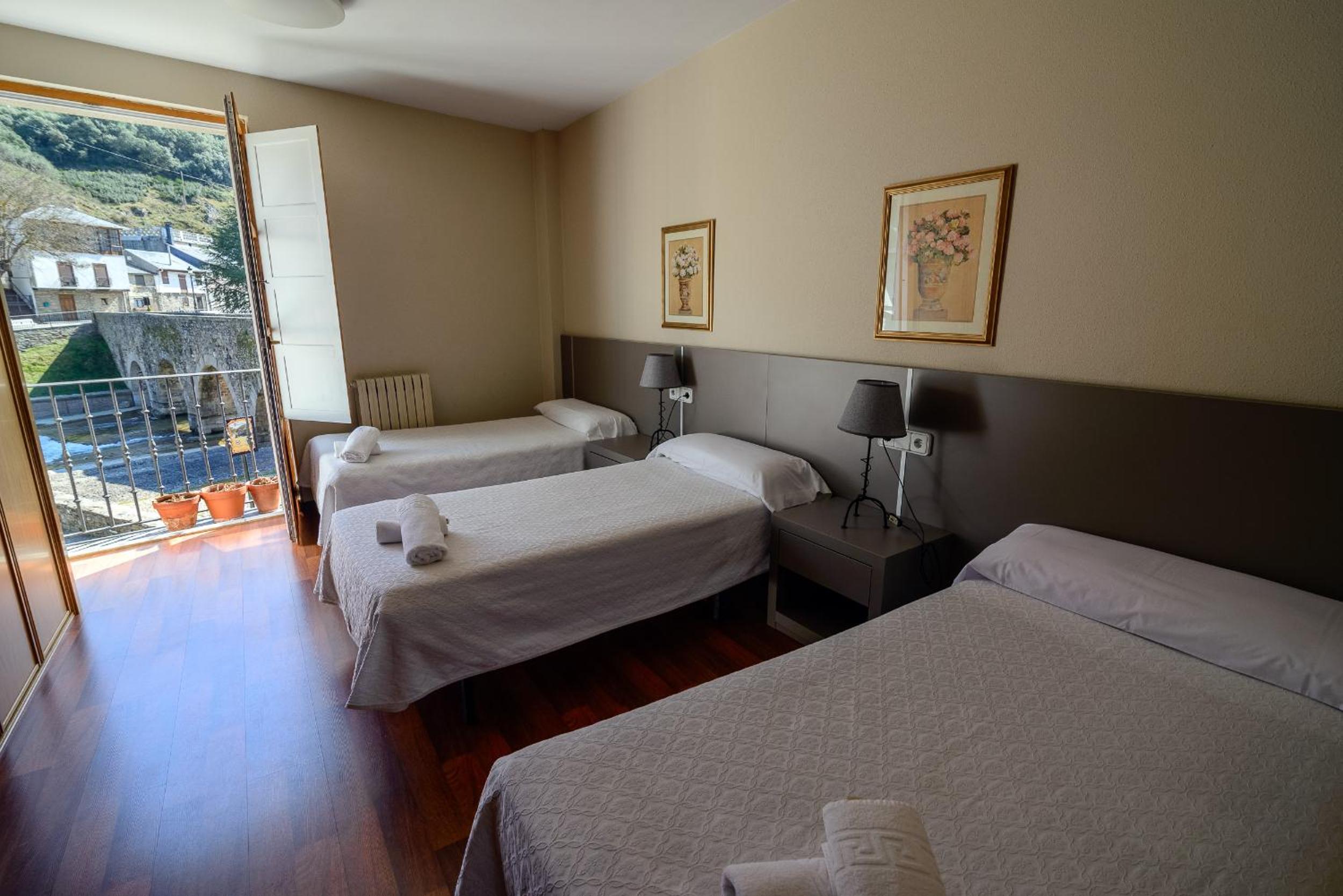 Triple Room - Photo 1