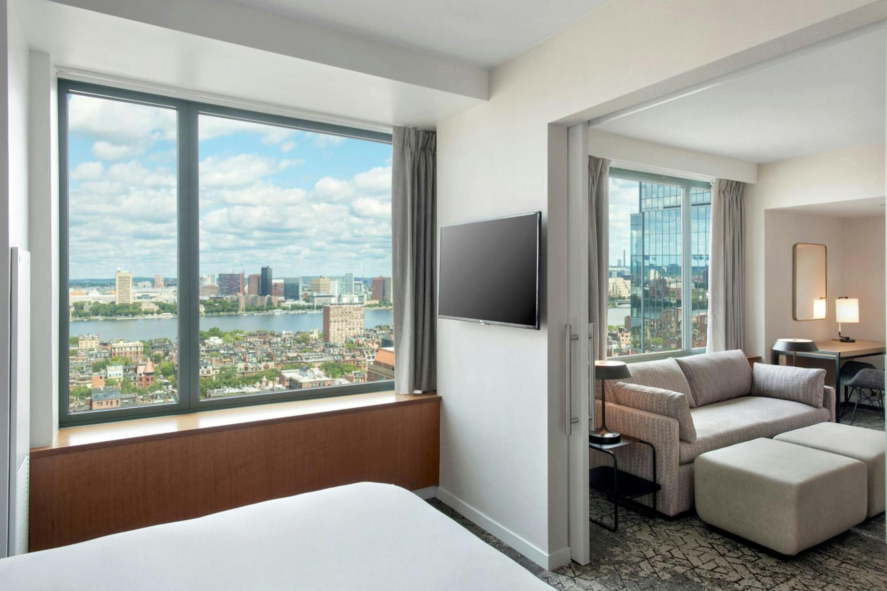 1 Bedroom Junior Suite, 1 King, Sofa bed (Mobility & Hearing Accessible w/ Roll-in Shower) thumbnail 6