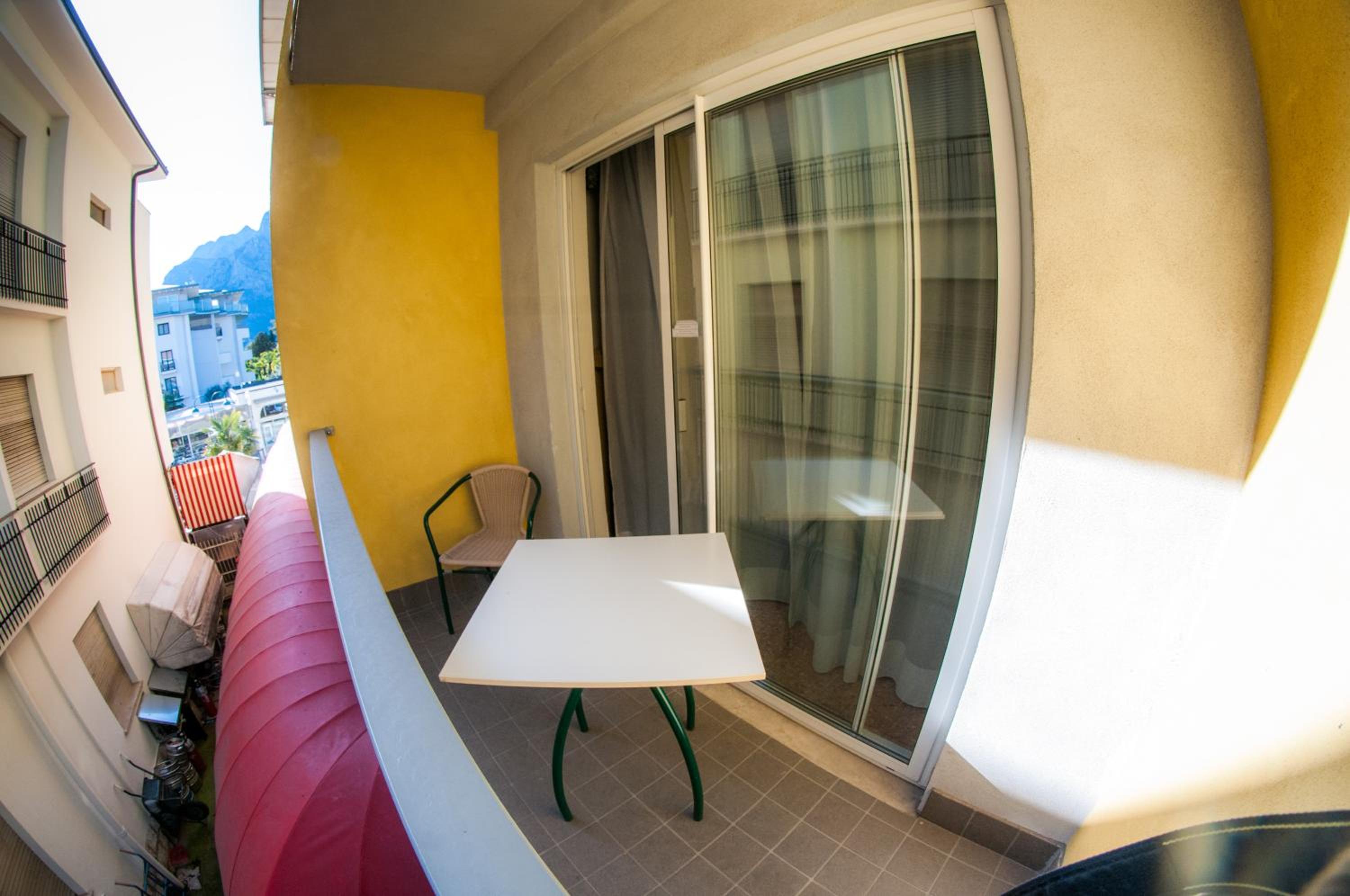 Triple Room with Balcony - Photo 3