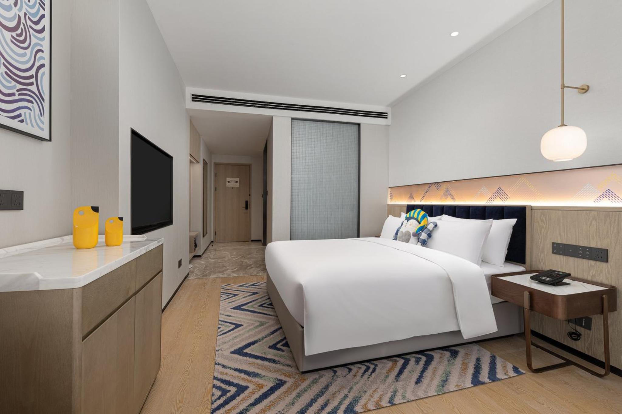 Standard King Room photo 3