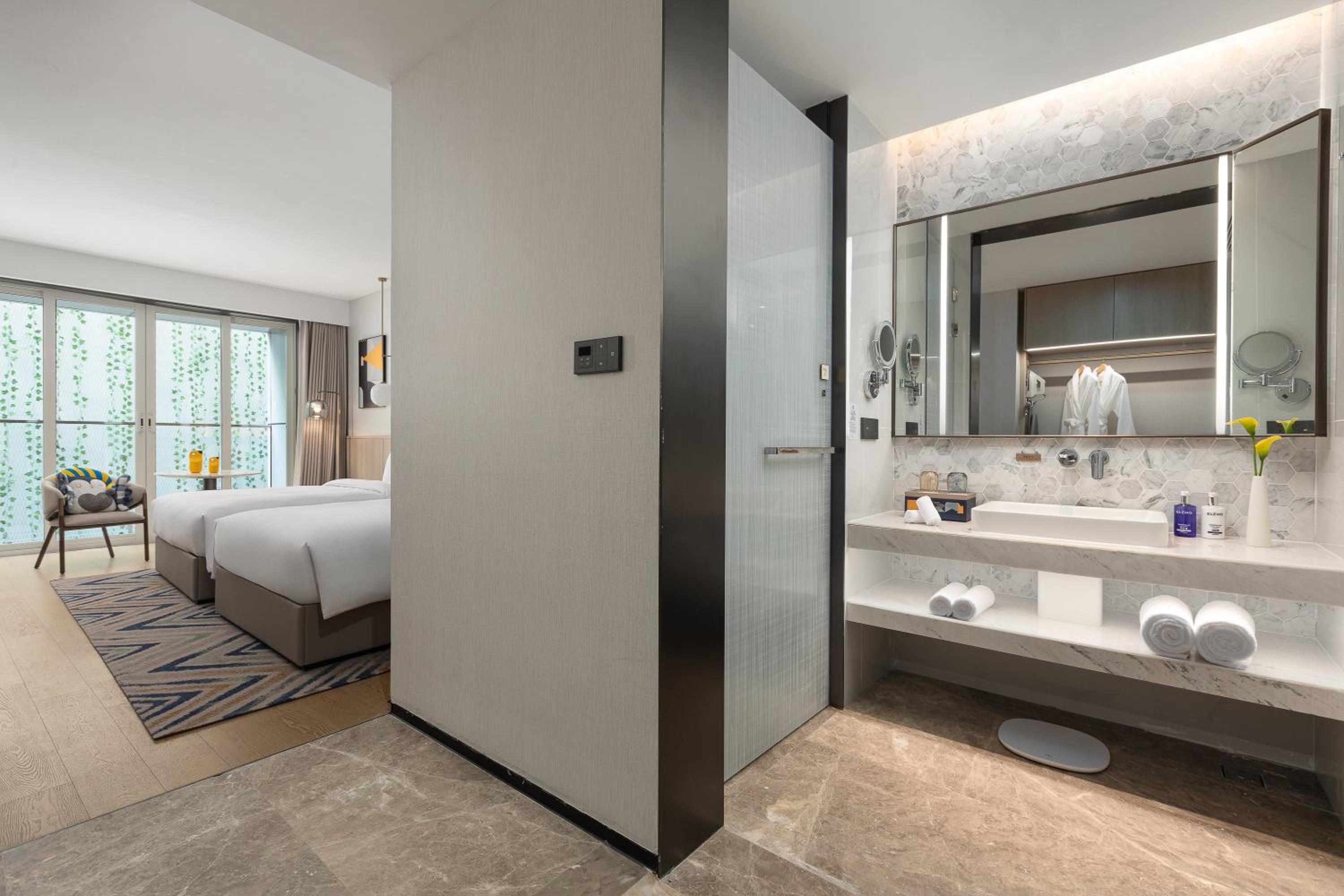 Premium Double Room with Two Double Beds photo 1