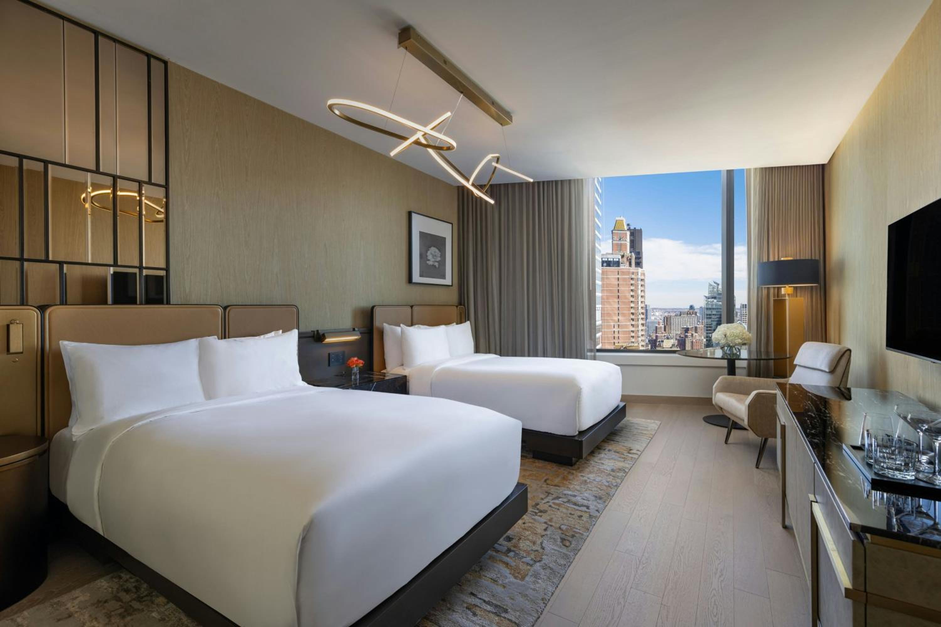 Empire State Club Double Room with Roll-In Shower - Club Level/Mobility/Hearing Accessible