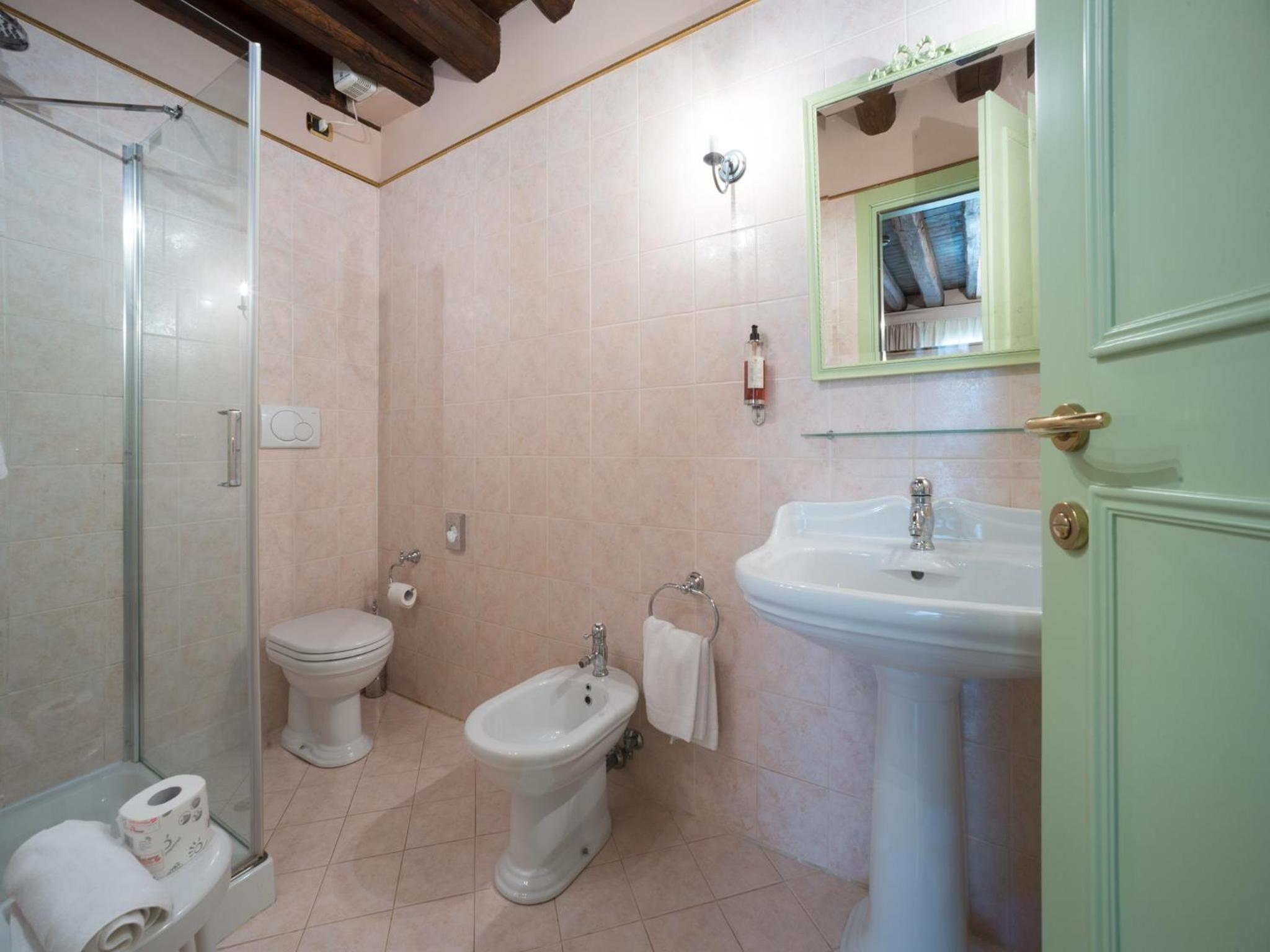 Economy Double or Twin Room - Photo 10