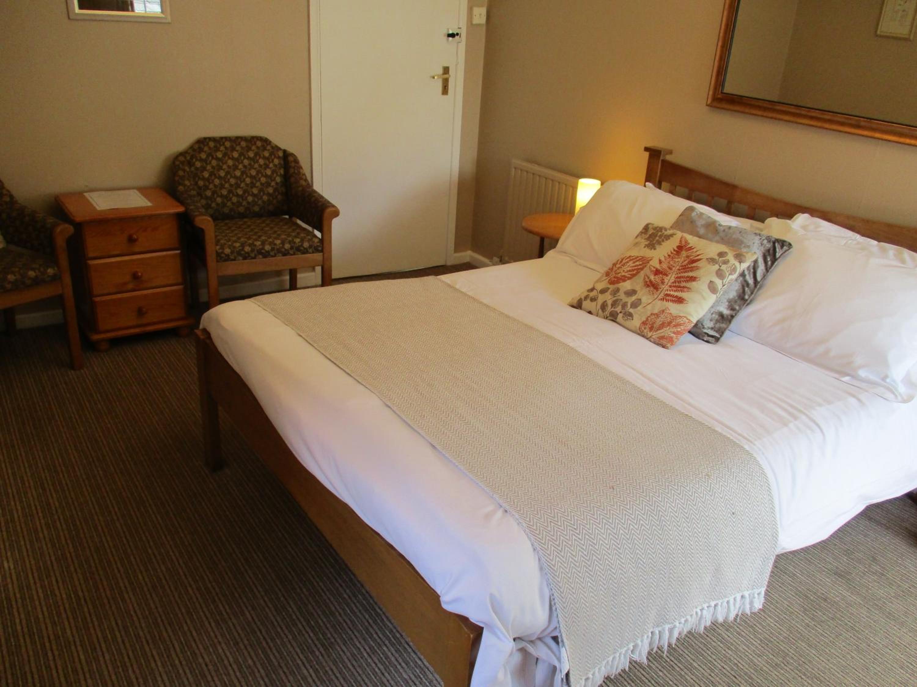 Double Room with En-Suite Bathroom - Photo 6