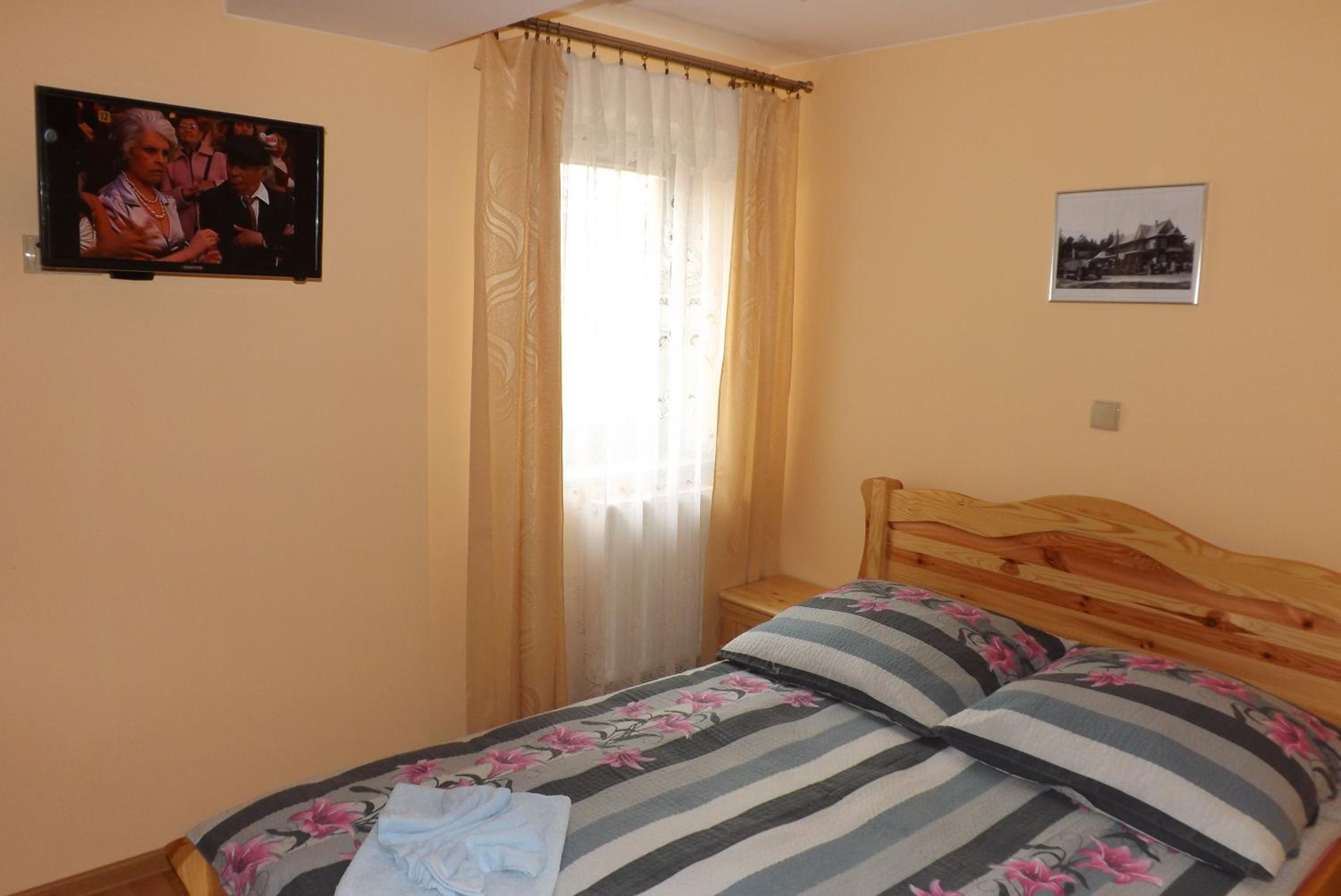 Double Room with Private Bathroom - Photo 1