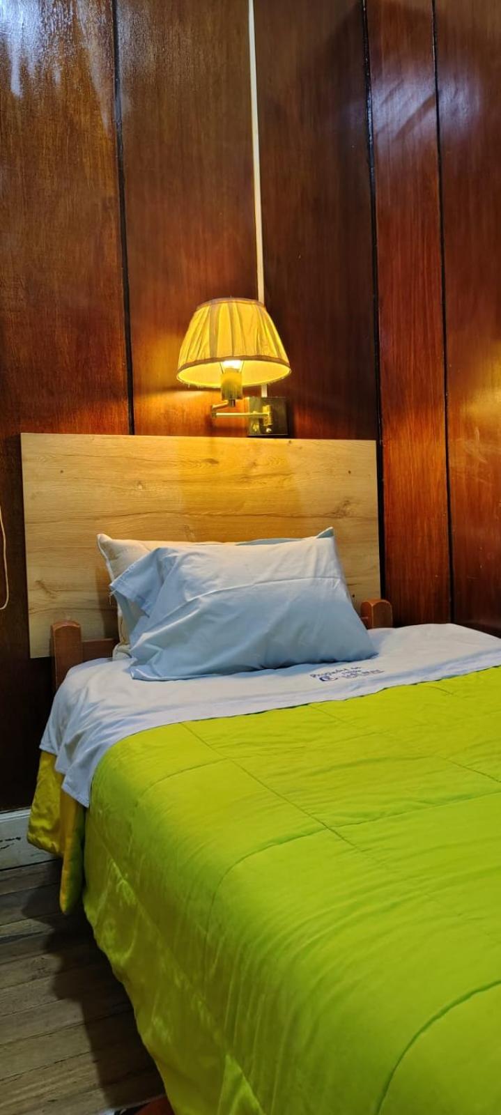 Standard Single Room with Shared Bathroom photo 2