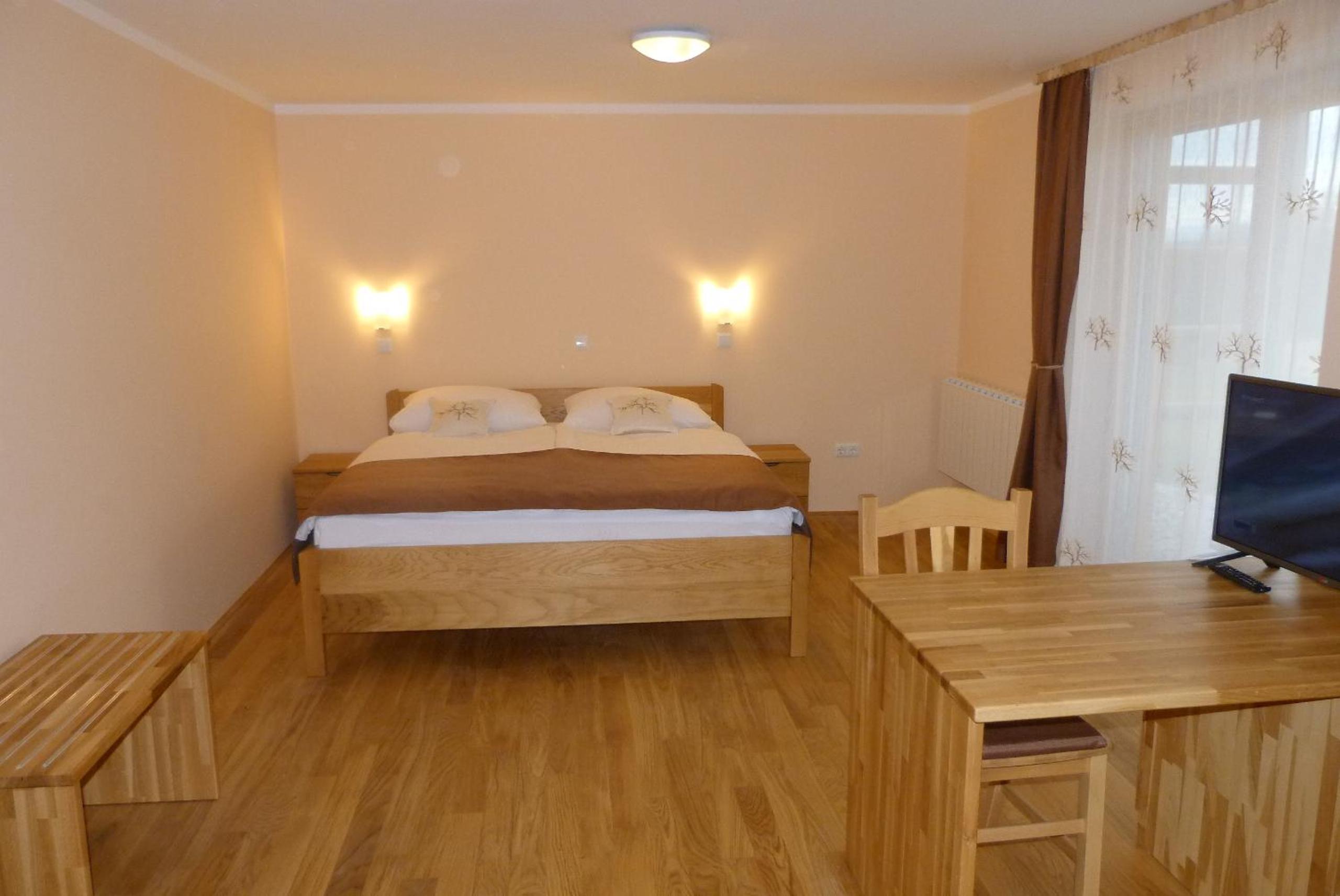 Twin Room - Disability Access photo 2