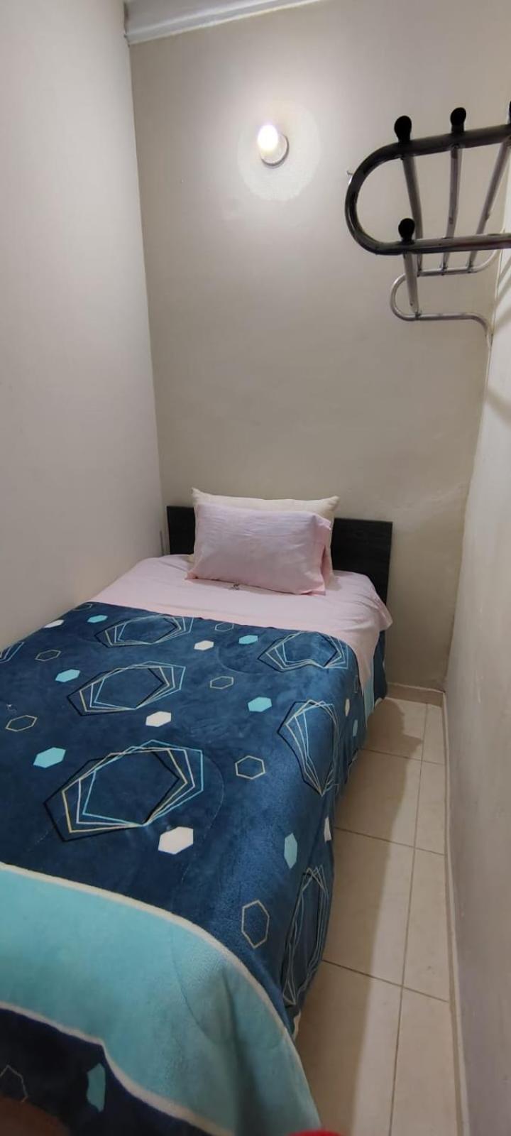 Single Room with Shared Bathroom photo 2