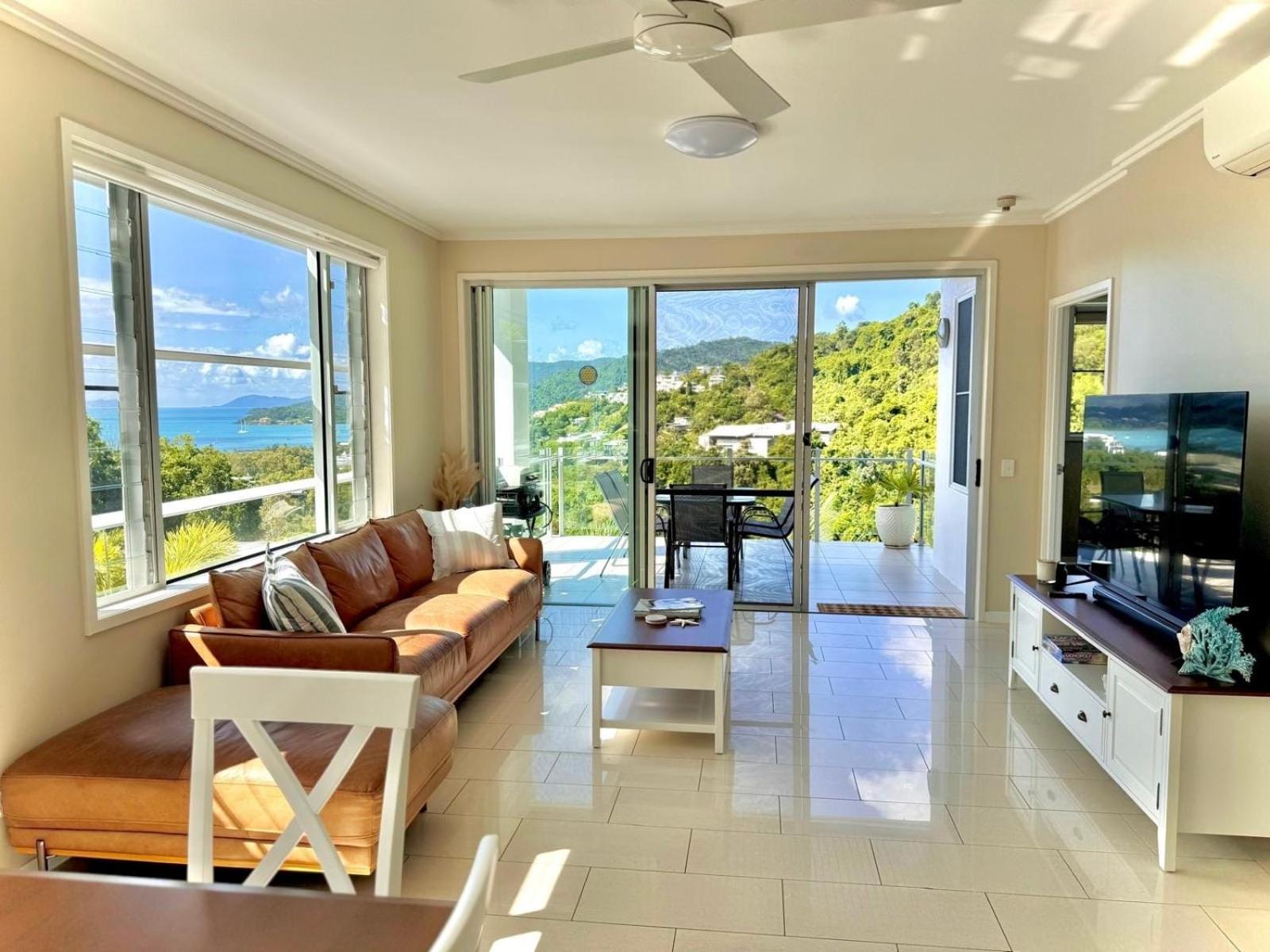 Two-Bedroom Deluxe Apartment with Ocean View photo 2