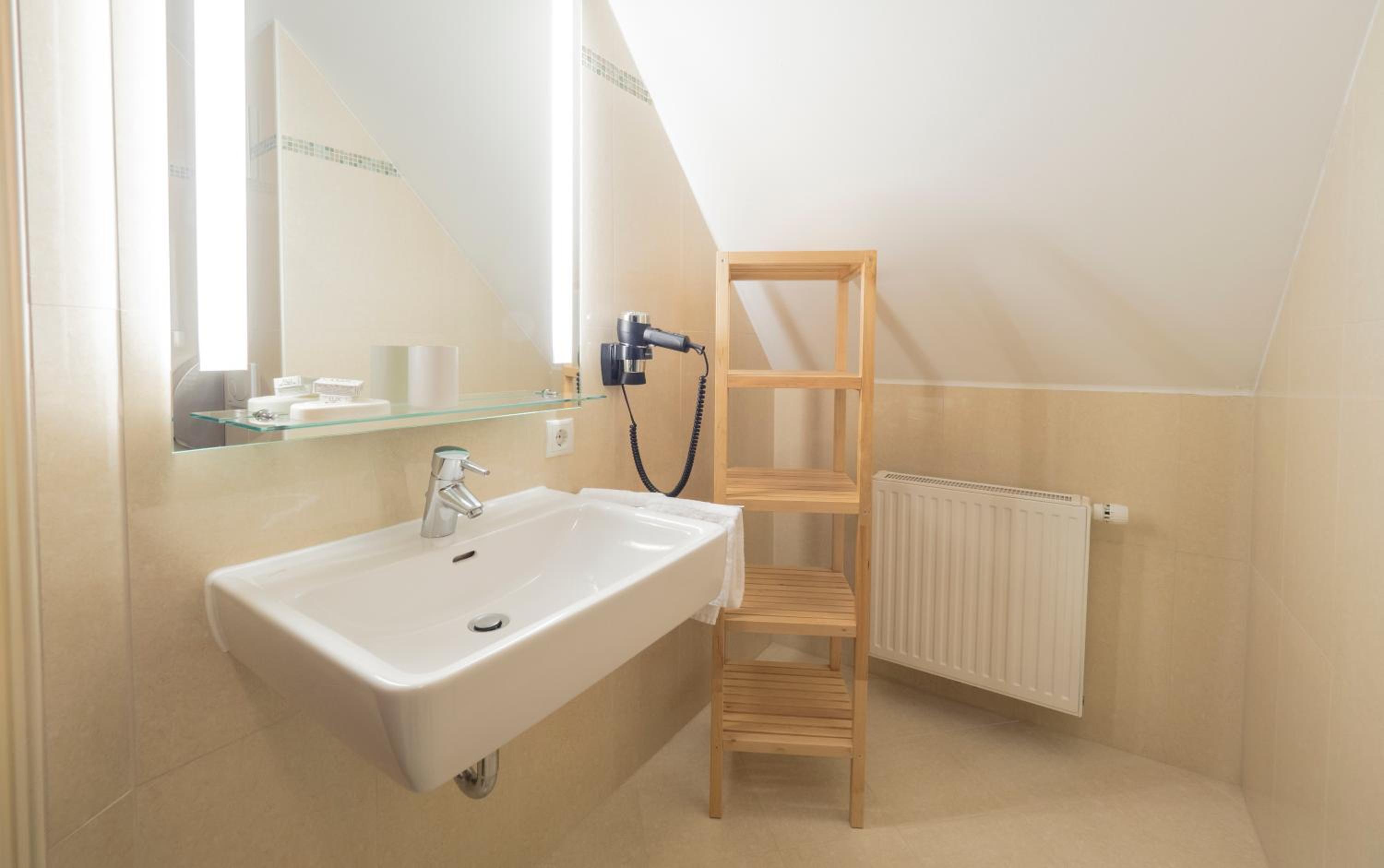 Standard Double Room - Photo 2