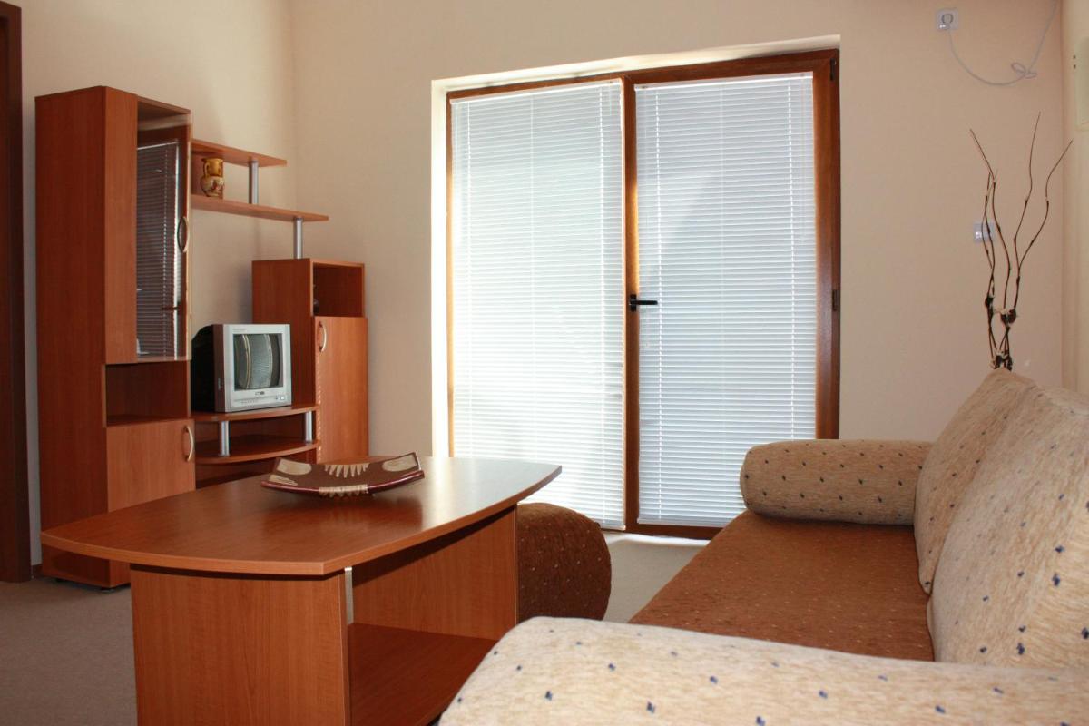 One-Bedroom Suite with Balcony photo 1