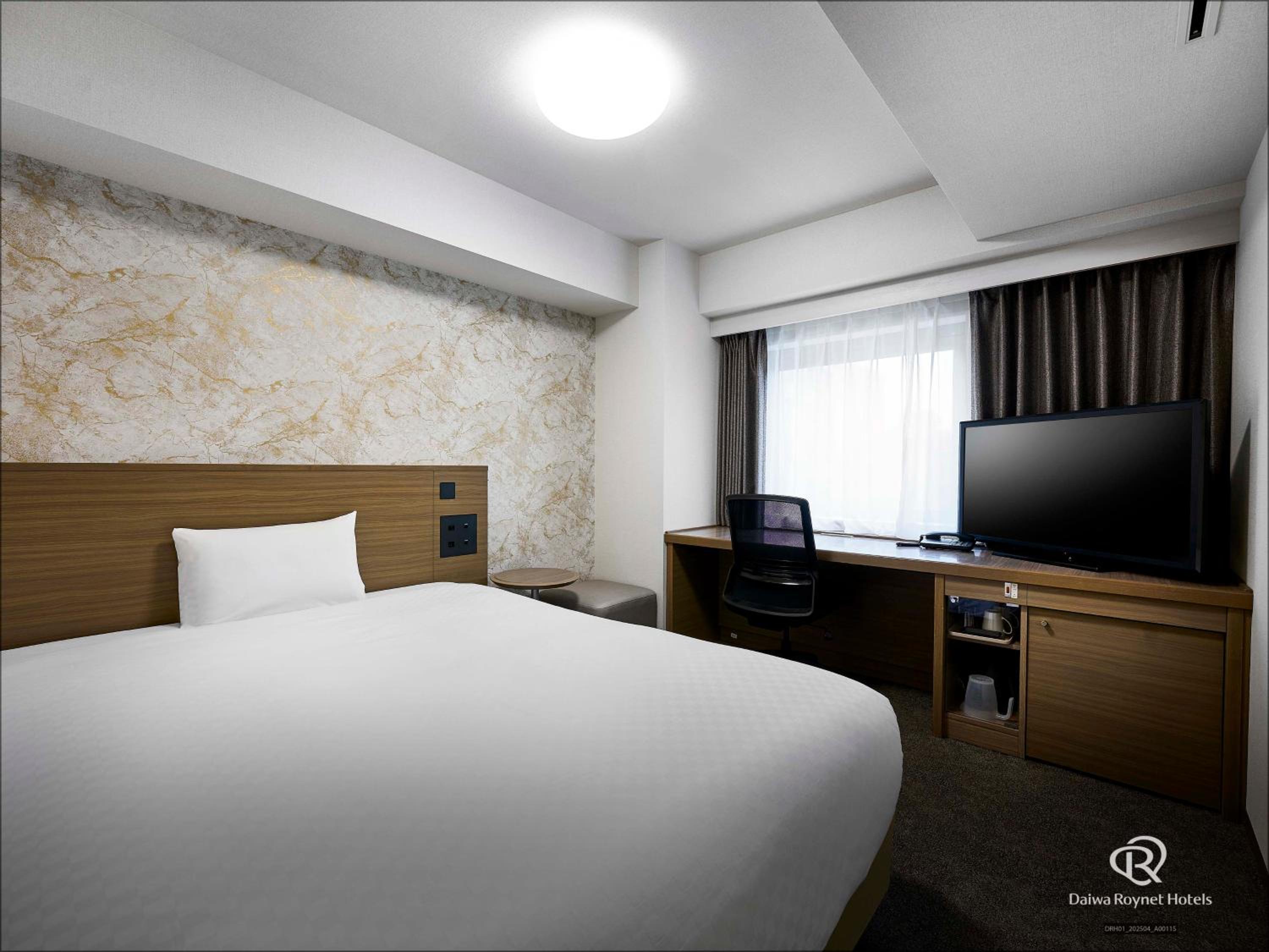 Corner Double Room - Non-Smoking - Photo 2
