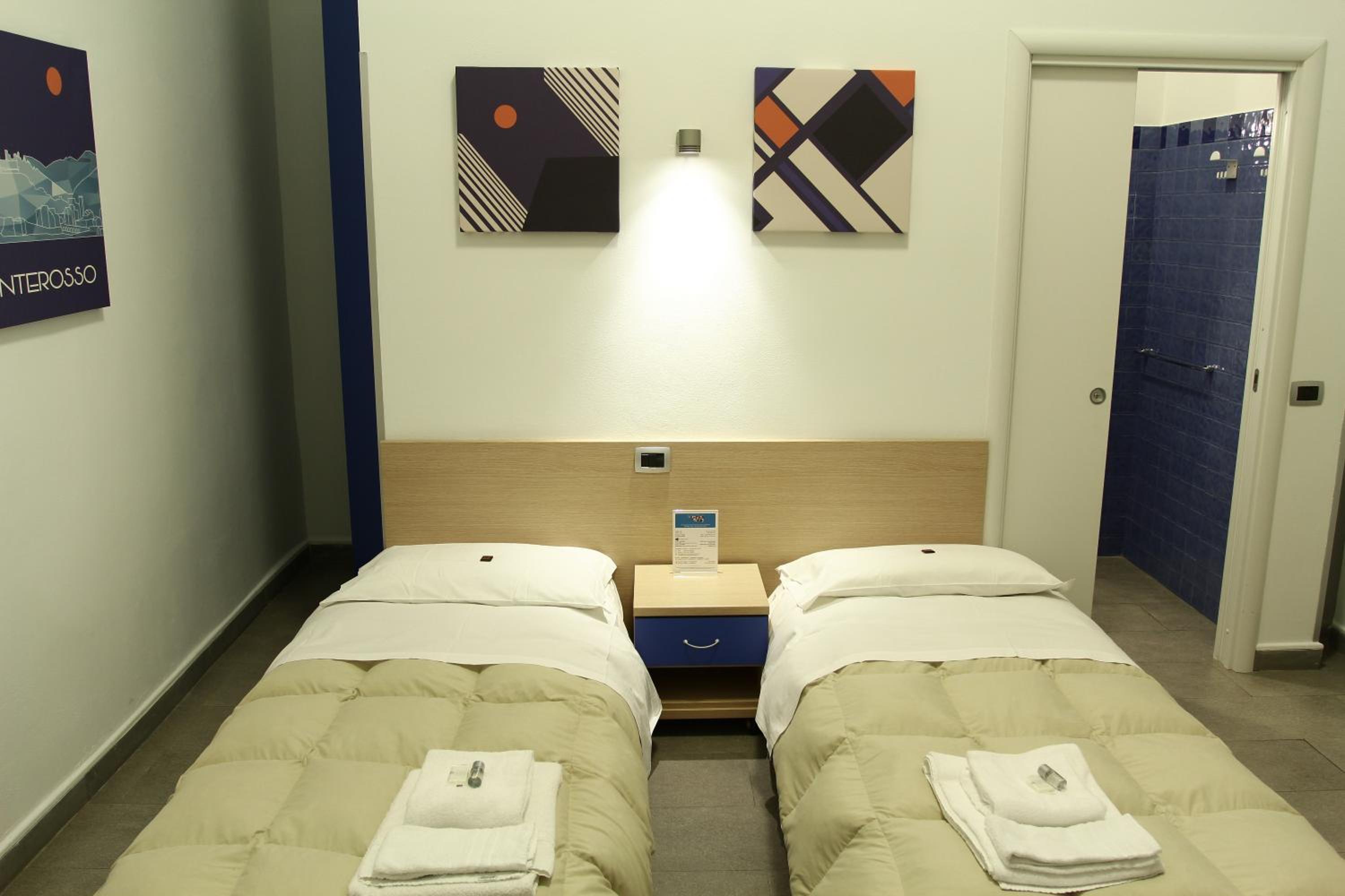 Double or Twin Room - Photo 31