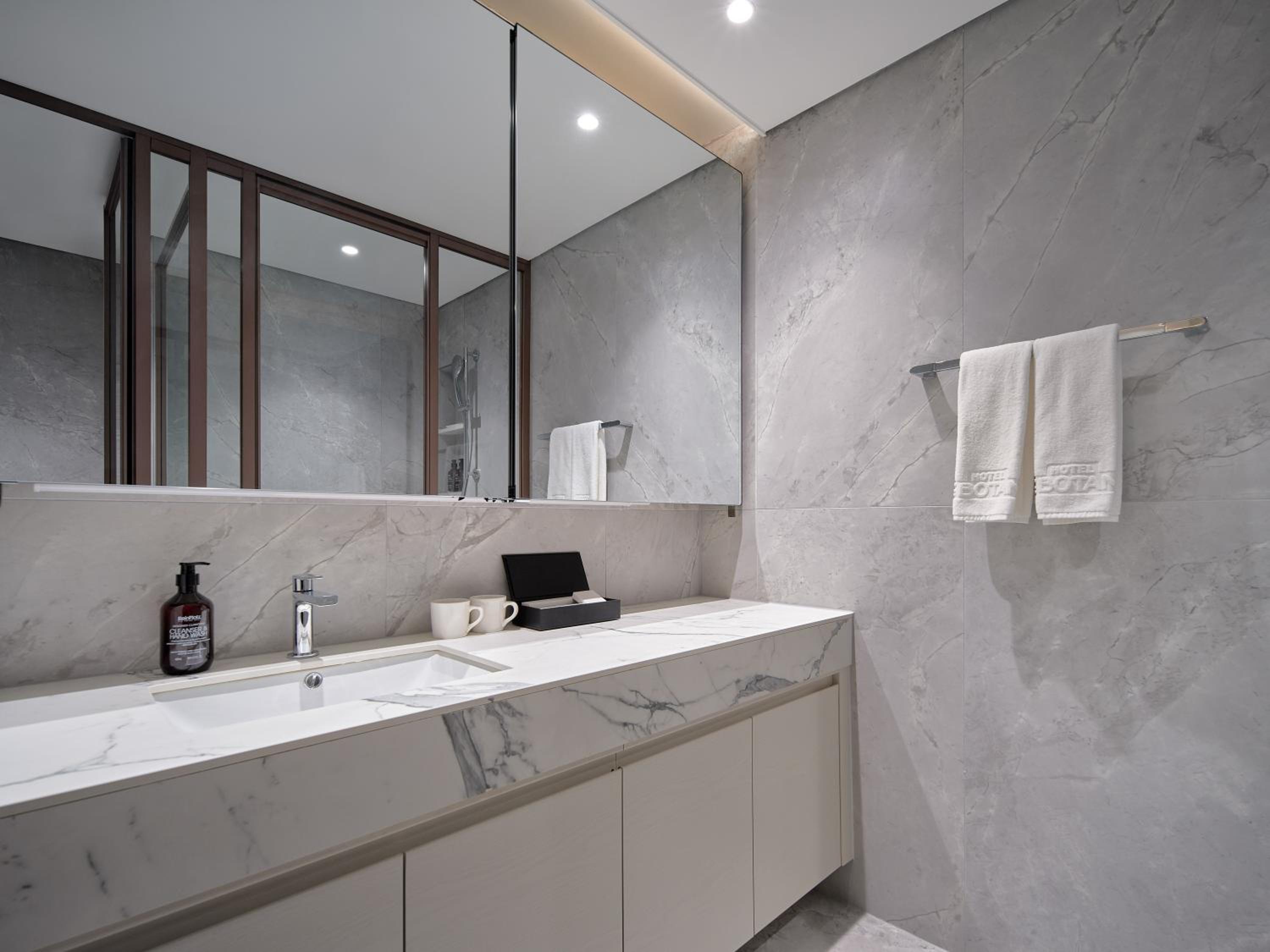 Premier Suite Double - Photo 2