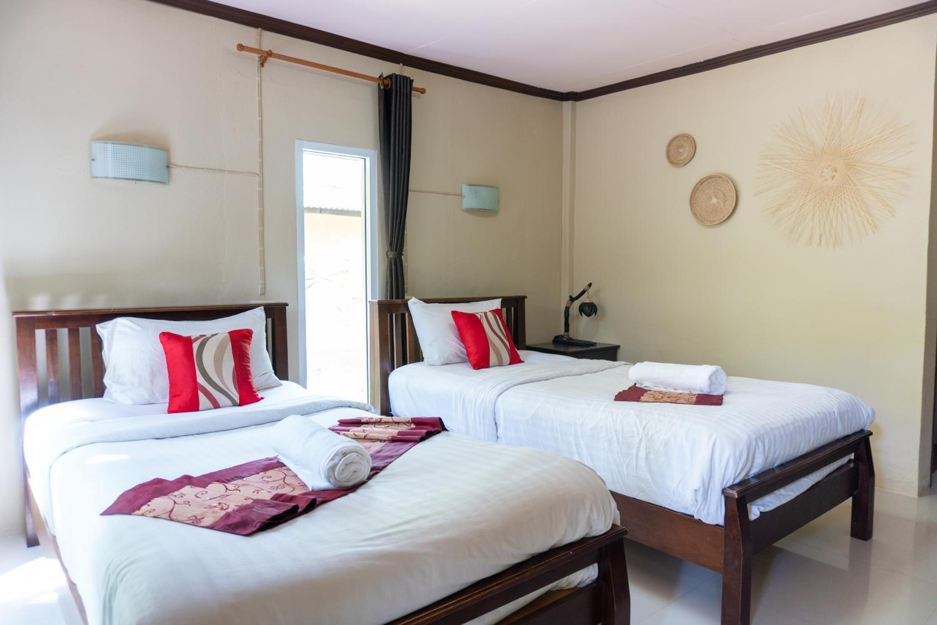 Deluxe Double or Twin Room with Garden View photo 3