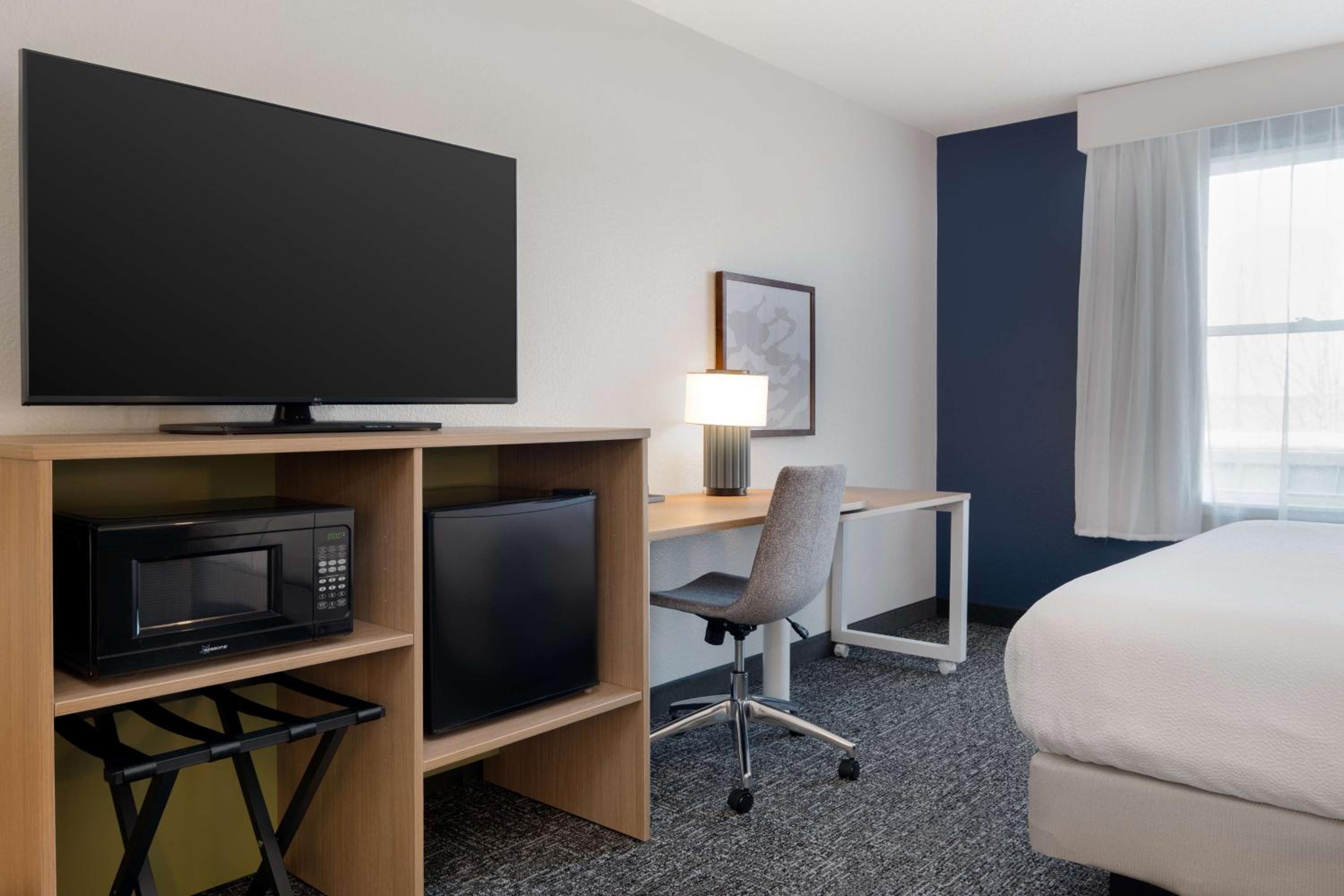 King Room with Sofa Bed - Non-Smoking