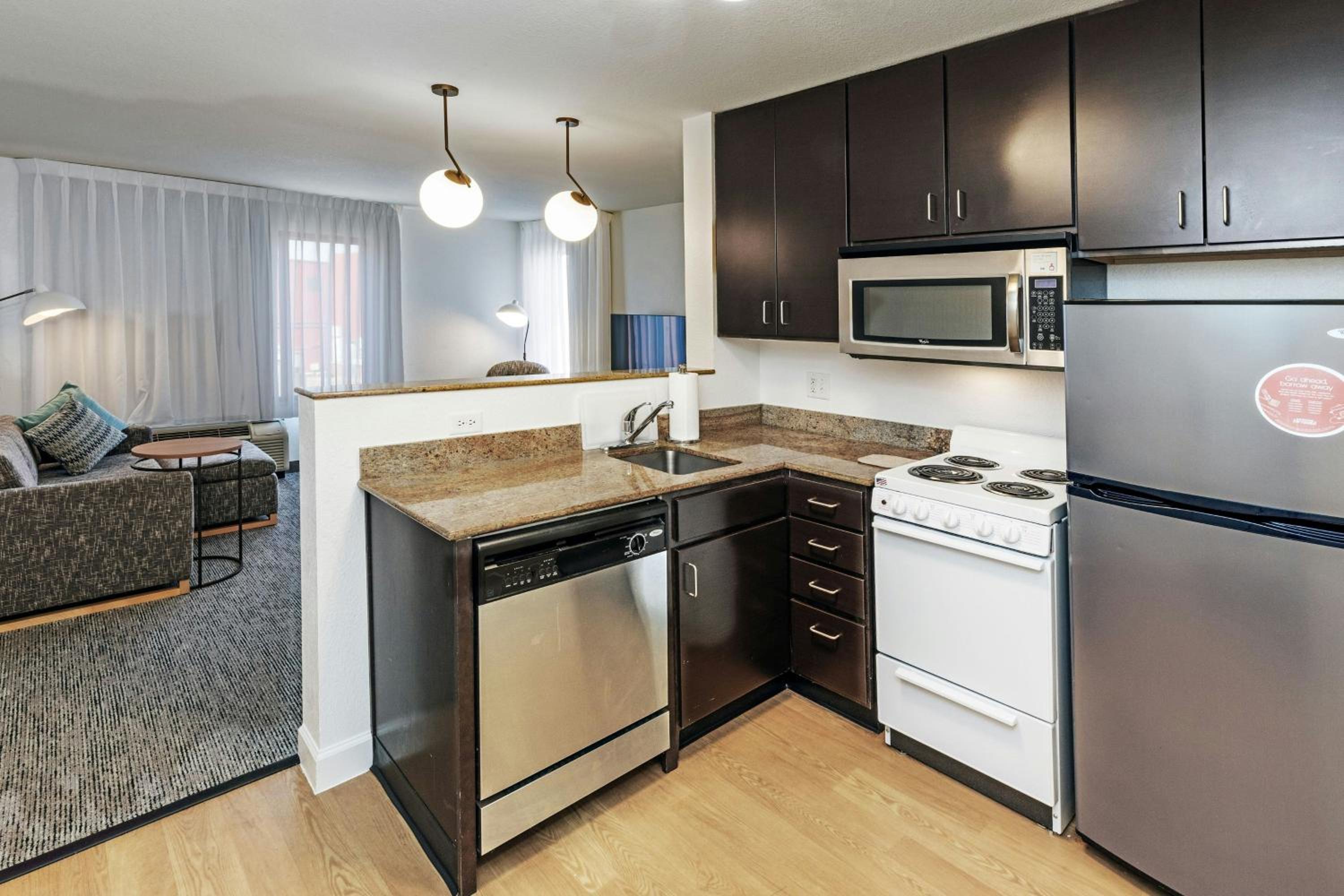 Two-Bedroom Suite with Adapted Tub - Mobility and Hearing Accessible photo 3