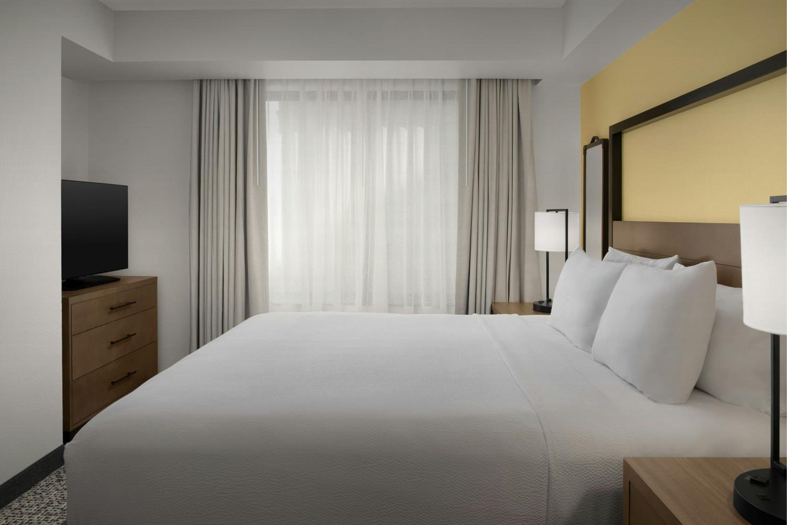 One-Bedroom King Suite with View and Sofa Bed - Mobility/Hearing Accessible with Roll-In Shower photo 3