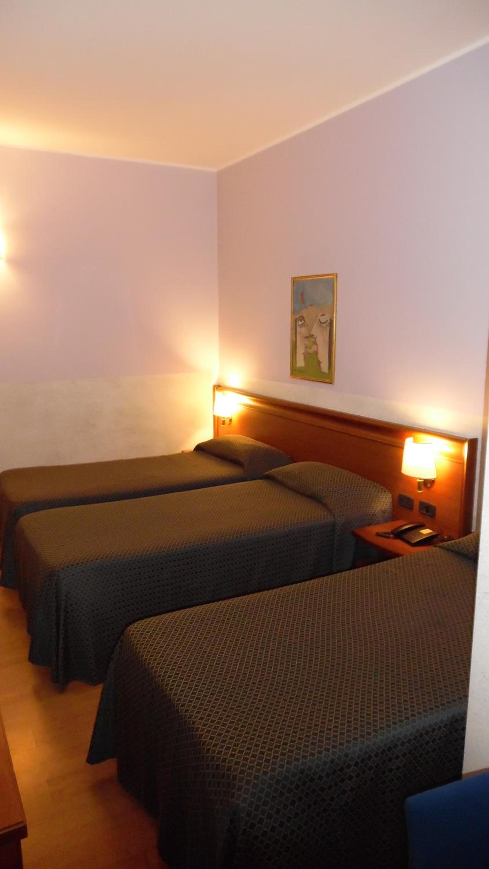 Triple Room - Photo 1