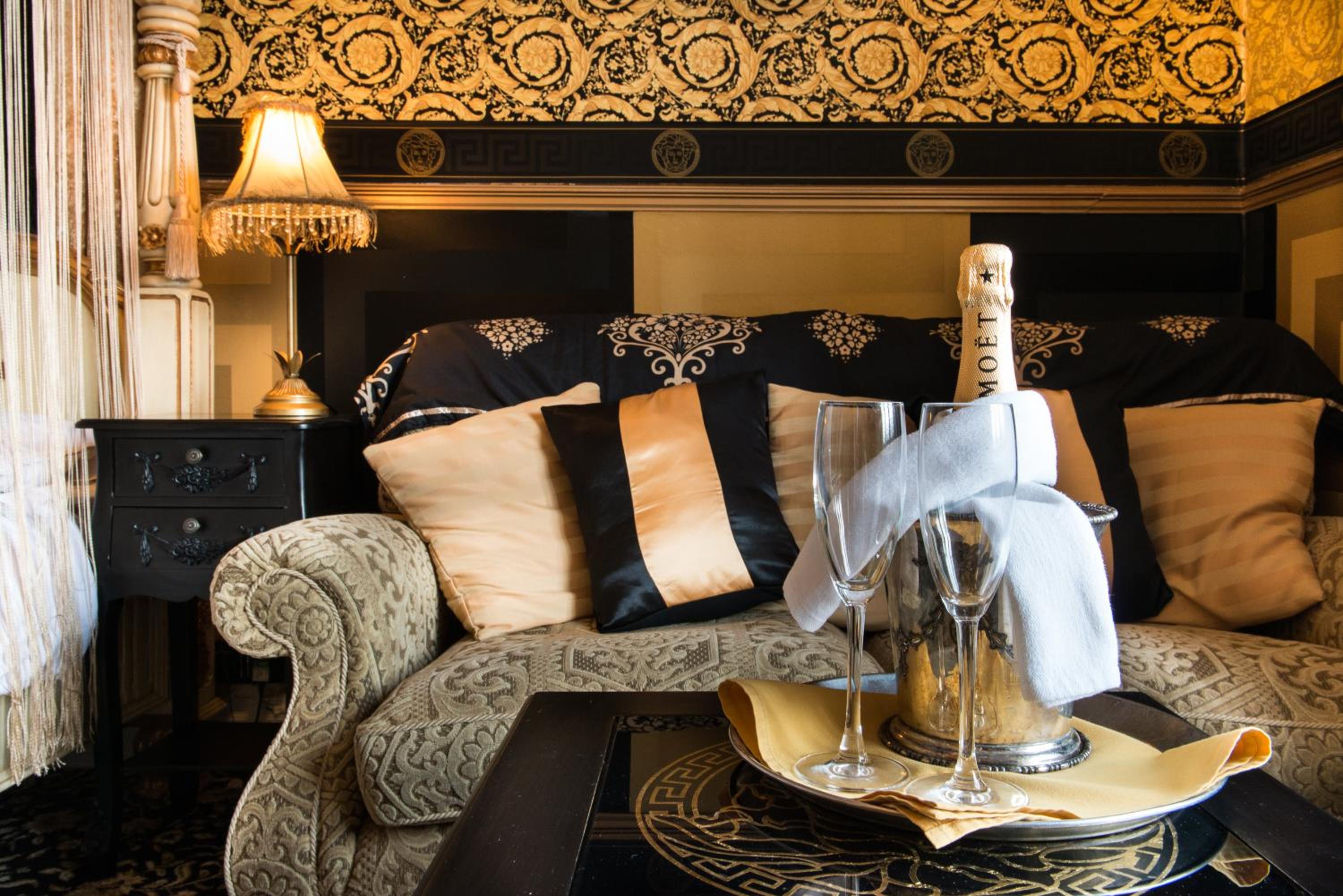 King Room with Whirlpool photo 1