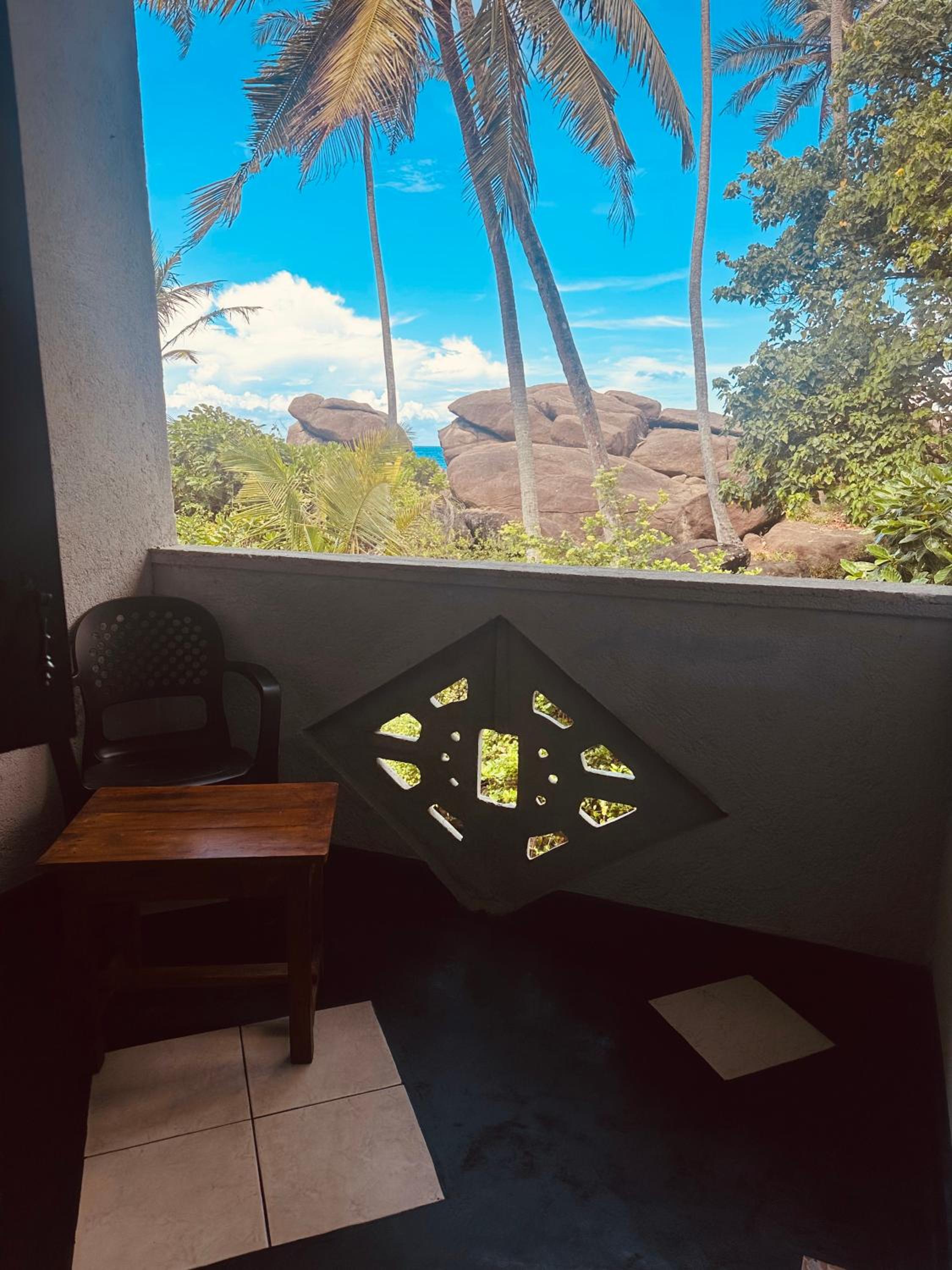 Deluxe Double Room with Balcony and Sea View - Photo 1