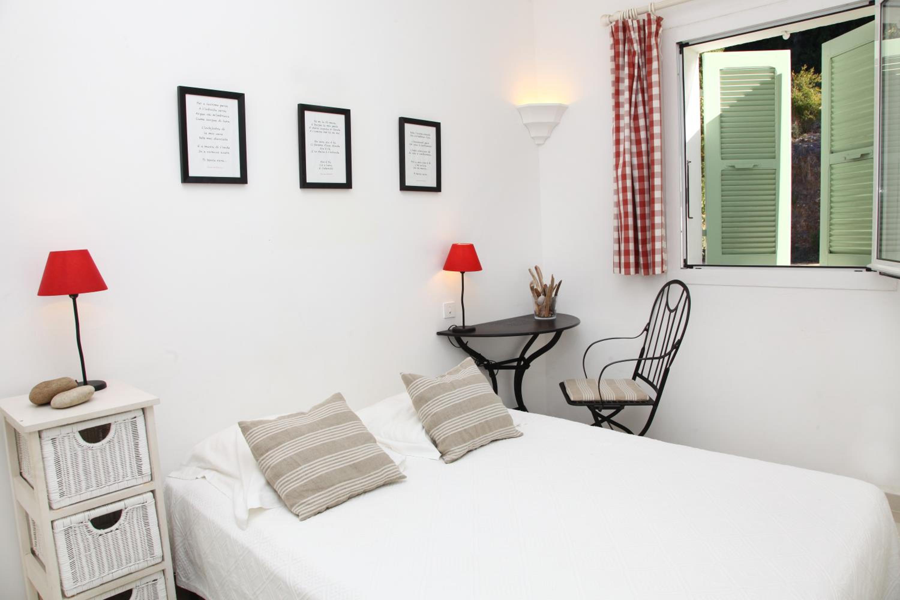 One Bedroom Apartment (2-4 Adults) photo 3