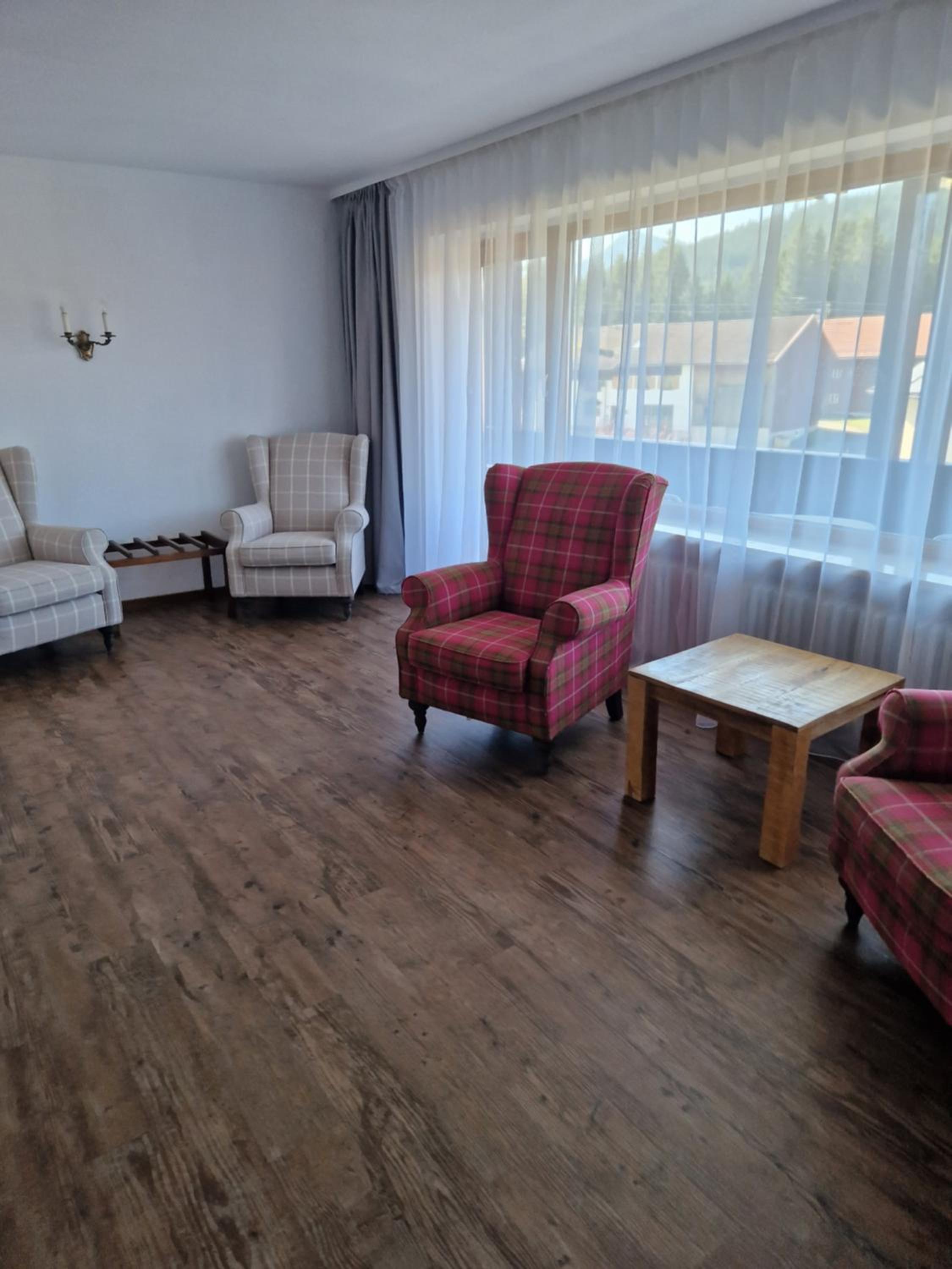 Family Room photo 2