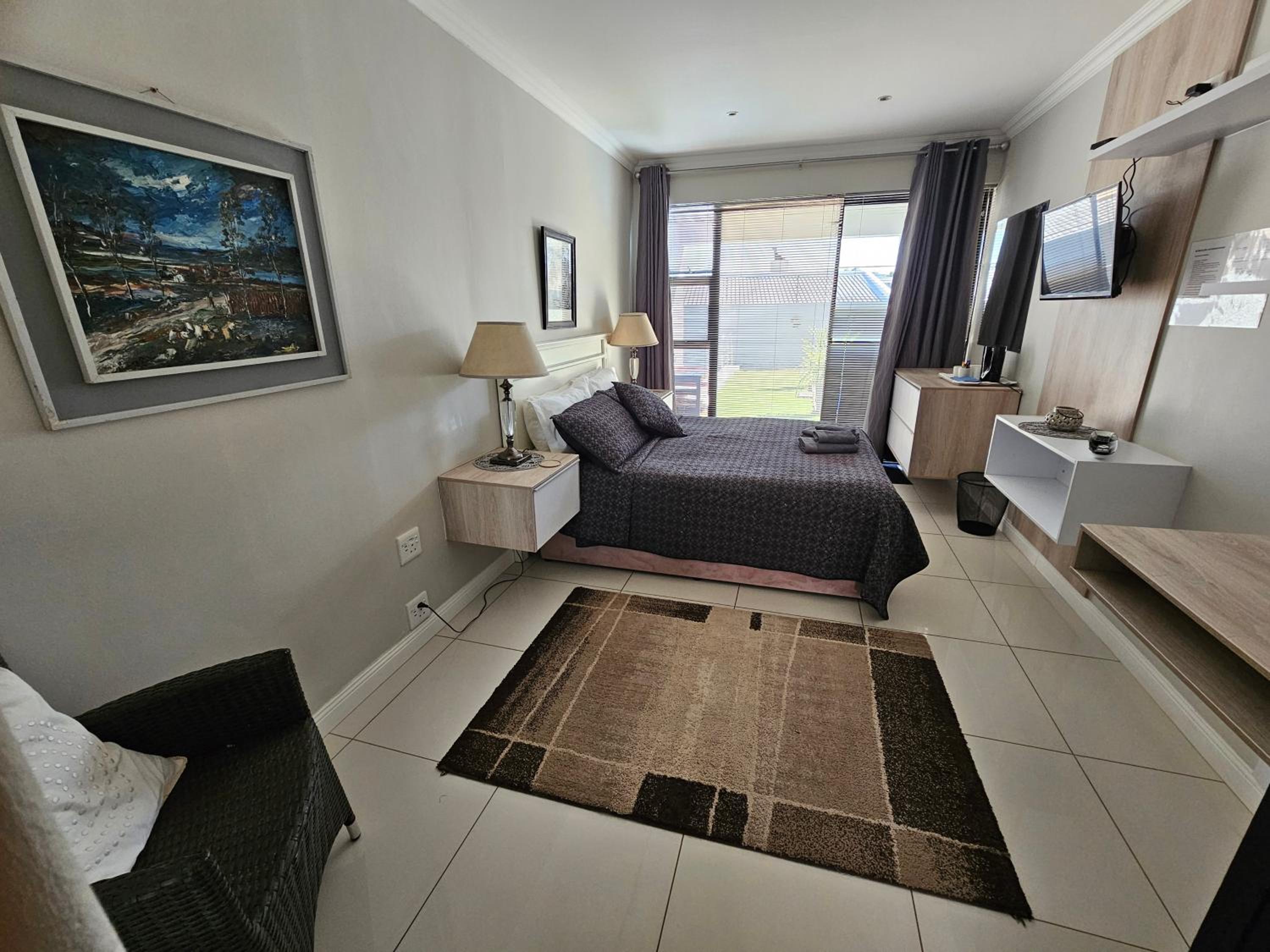 Queen Room with Shared Bathroom