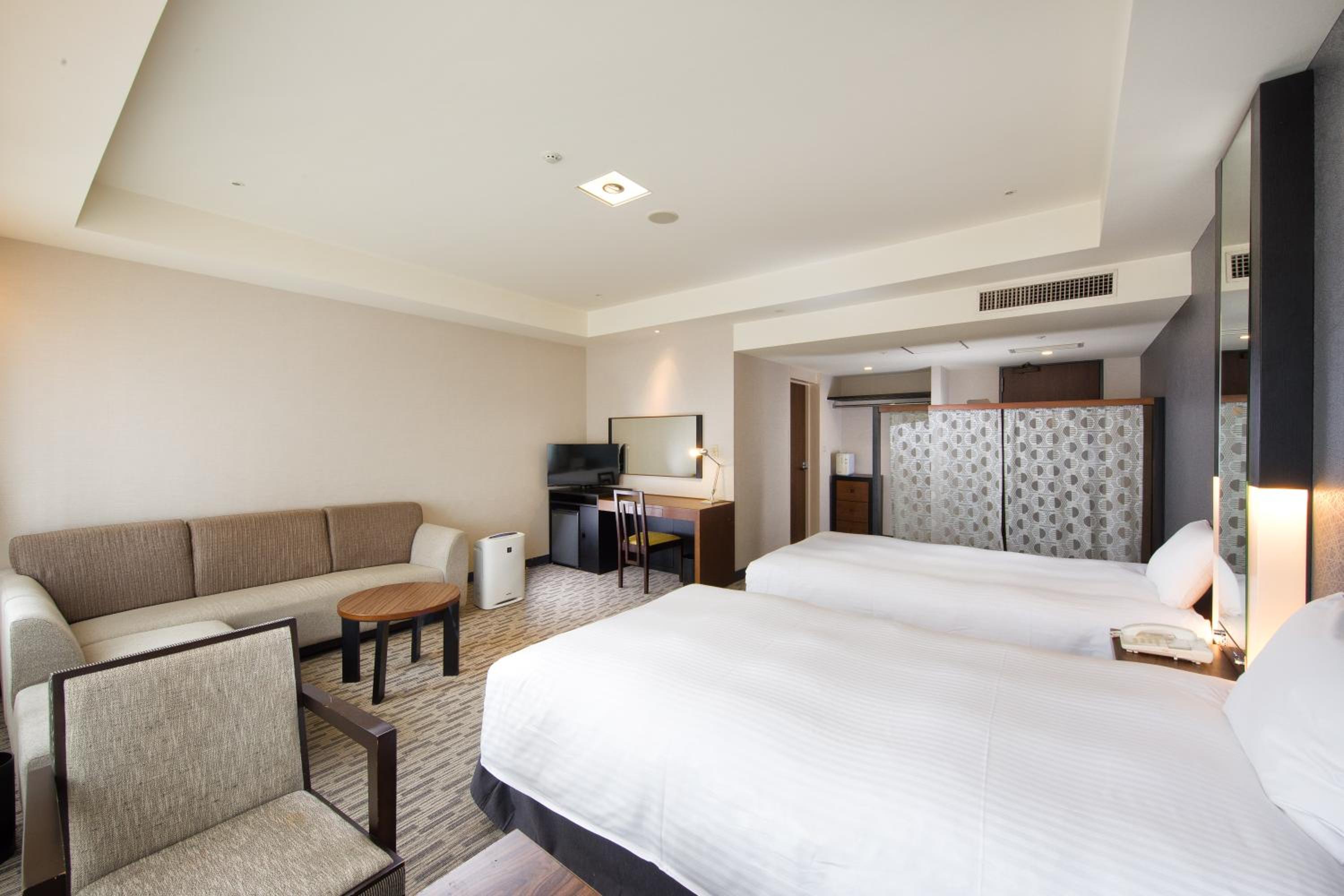Superior Twin Room-South BLD - Photo 3