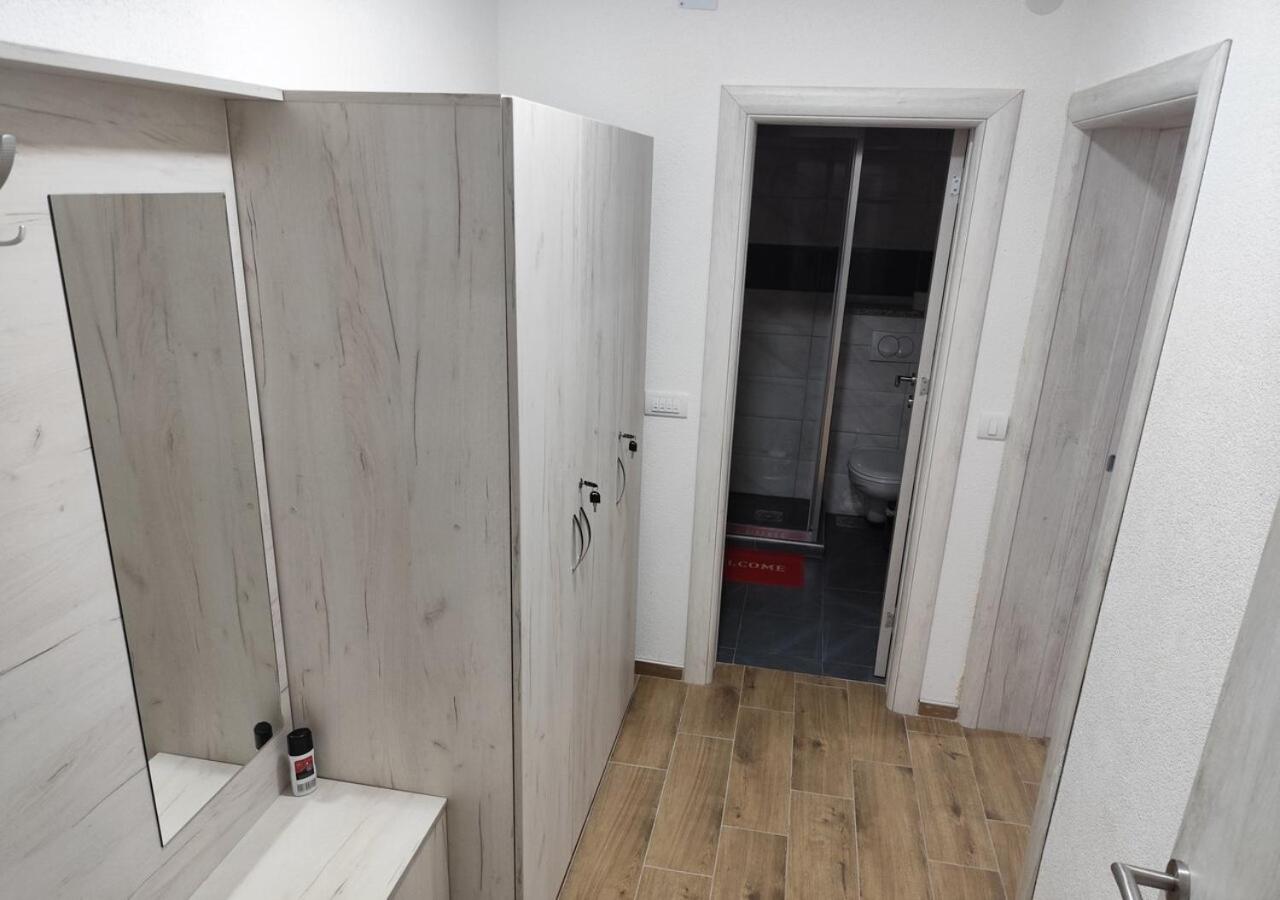 Classic One-Bedroom Apartment with King Bed photo 2
