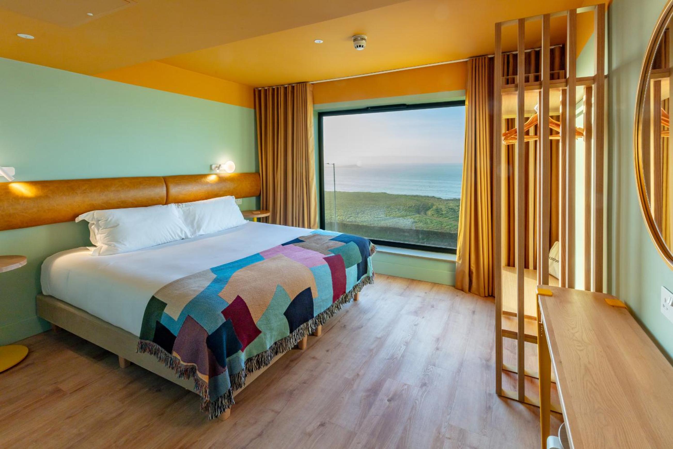 Ocean View 2 Bedroom Apartment (for 4)