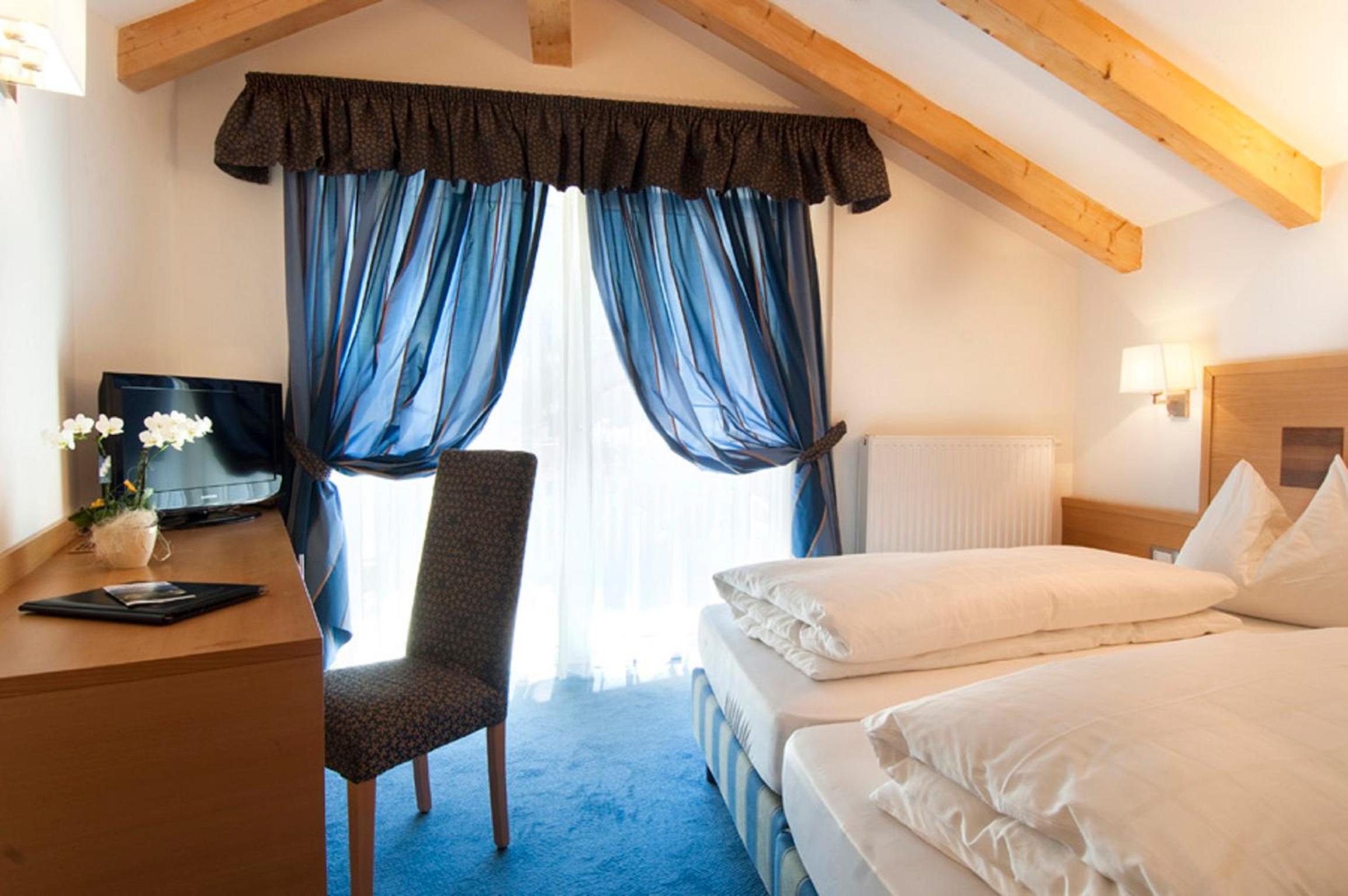 Superior Double-Room with Balcony  - Photo 8
