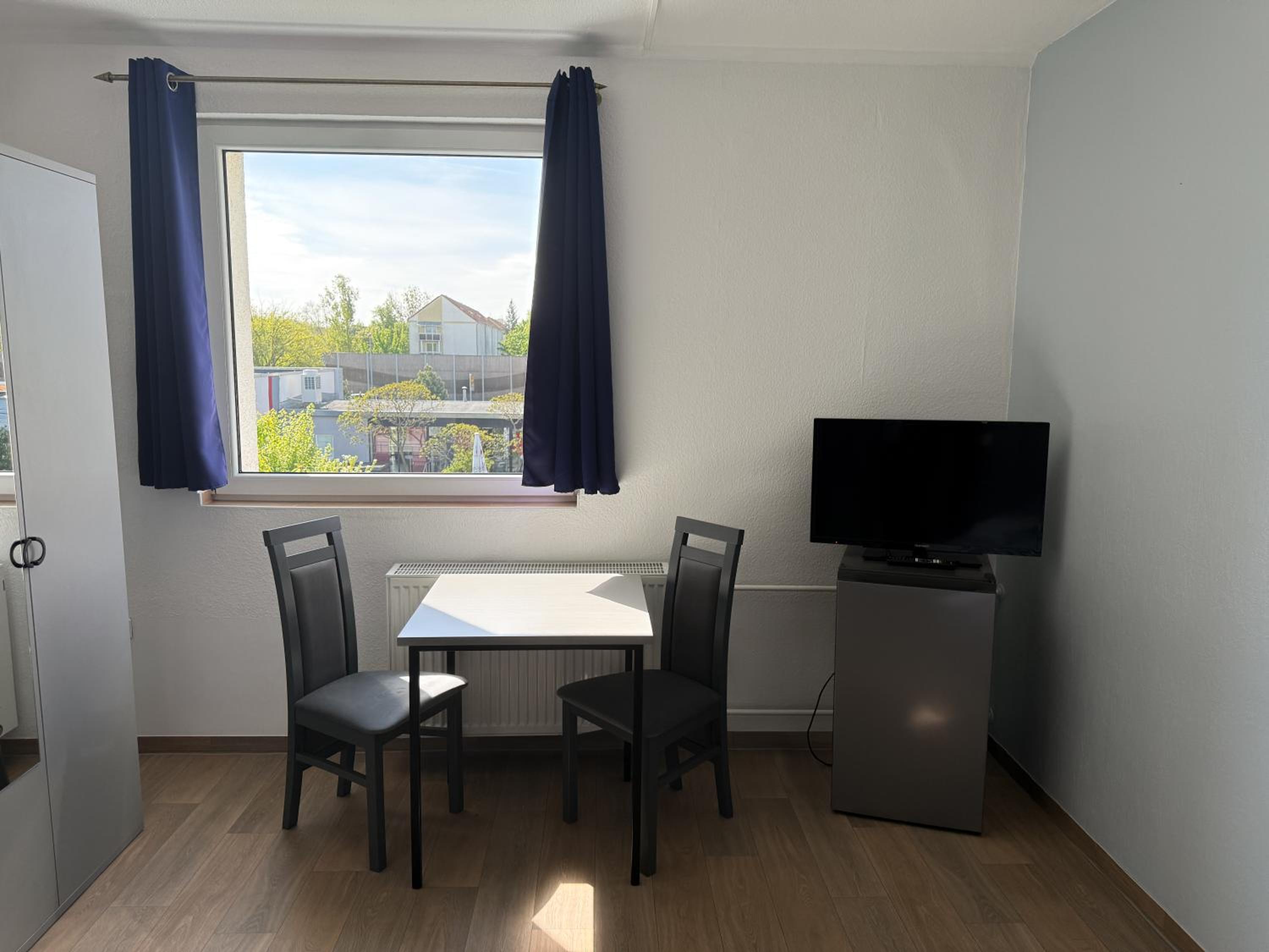Budget Single Room photo 2