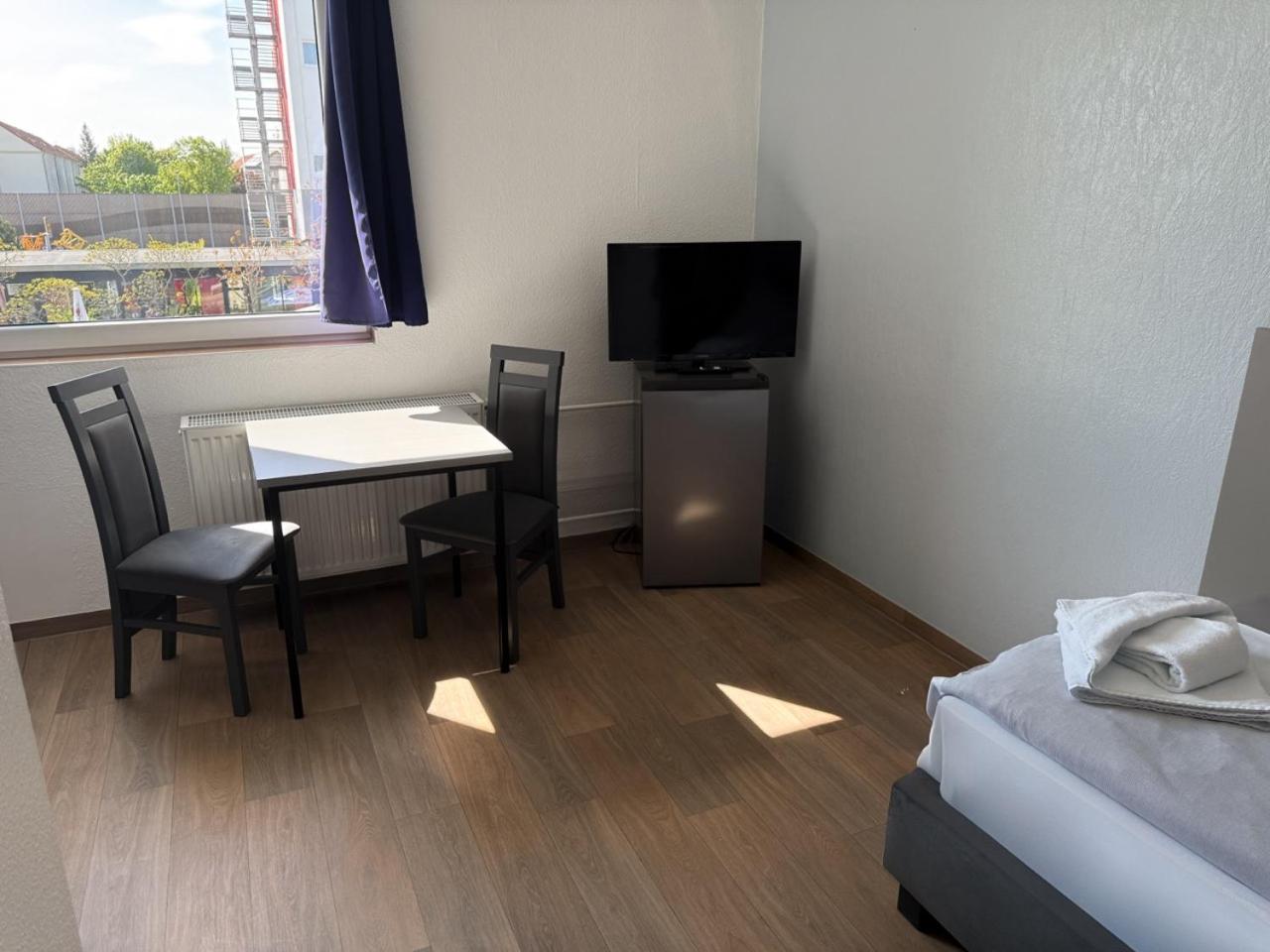 Budget Double Room photo 2