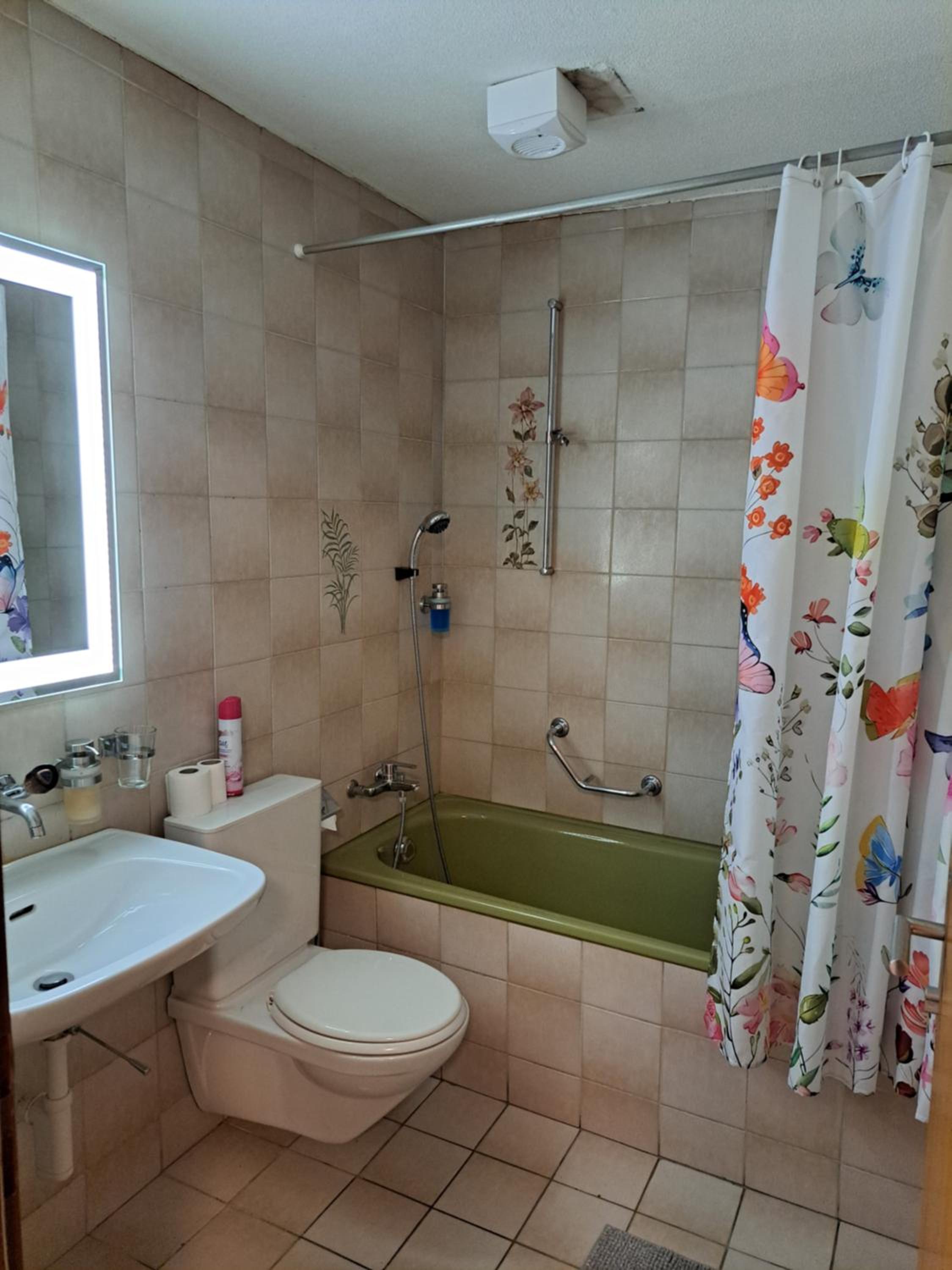 Triple Room with Shared Bathroom photo 2