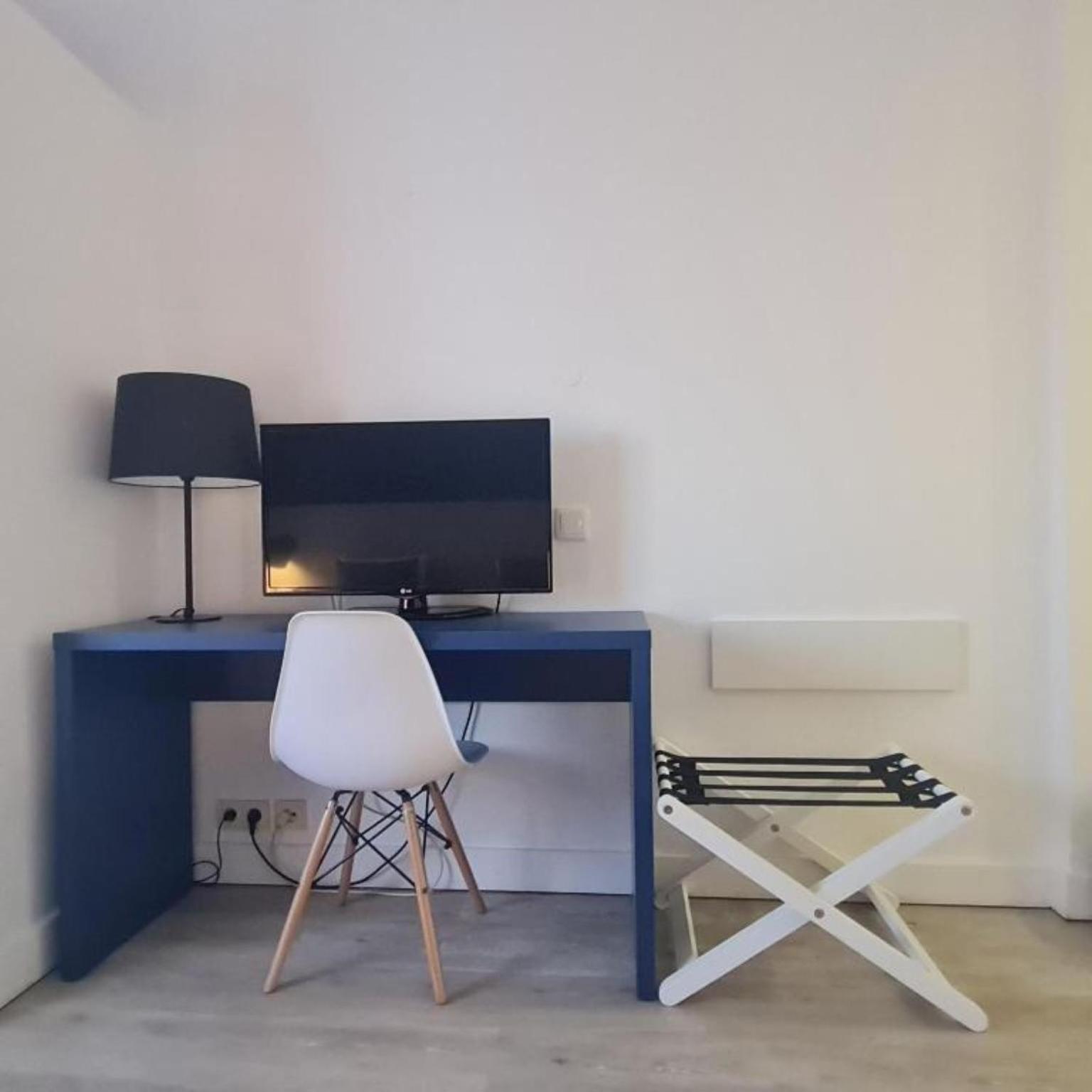 Standard Twin Room - Photo 3