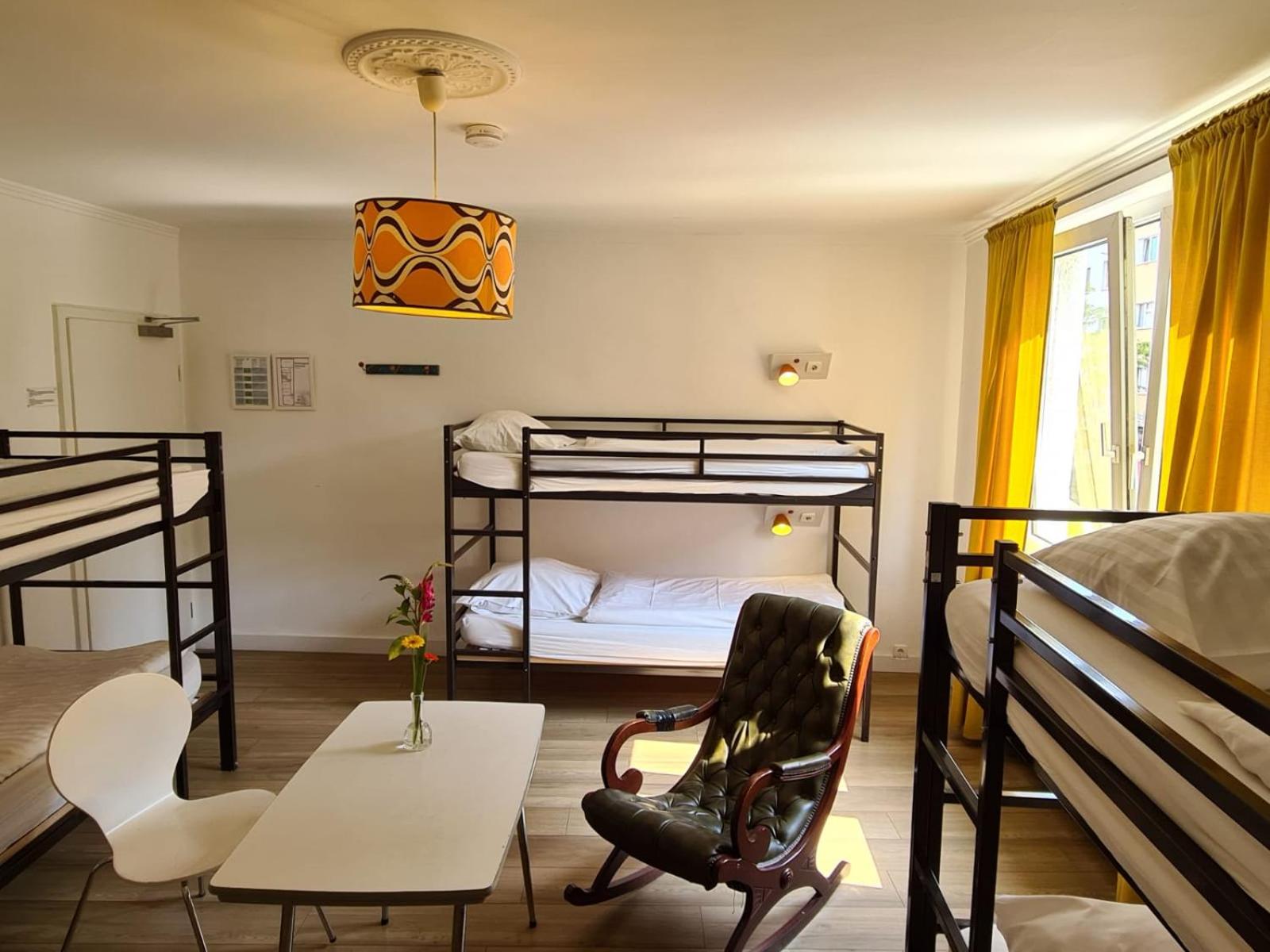 6-Bed Mixed Dormitory Room photo 2