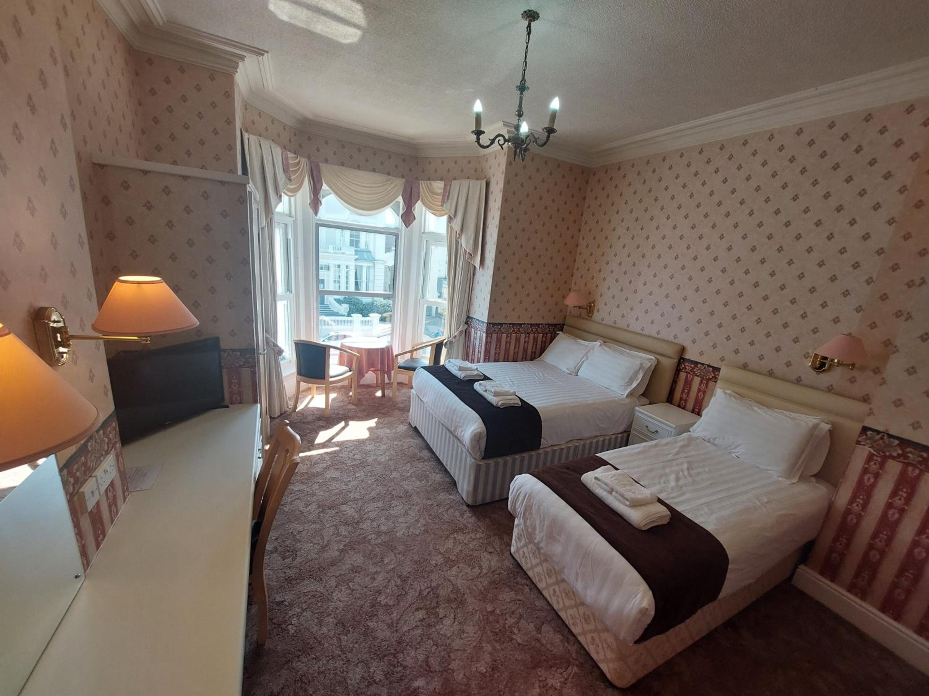 Triple Room with Sea View - Photo 2