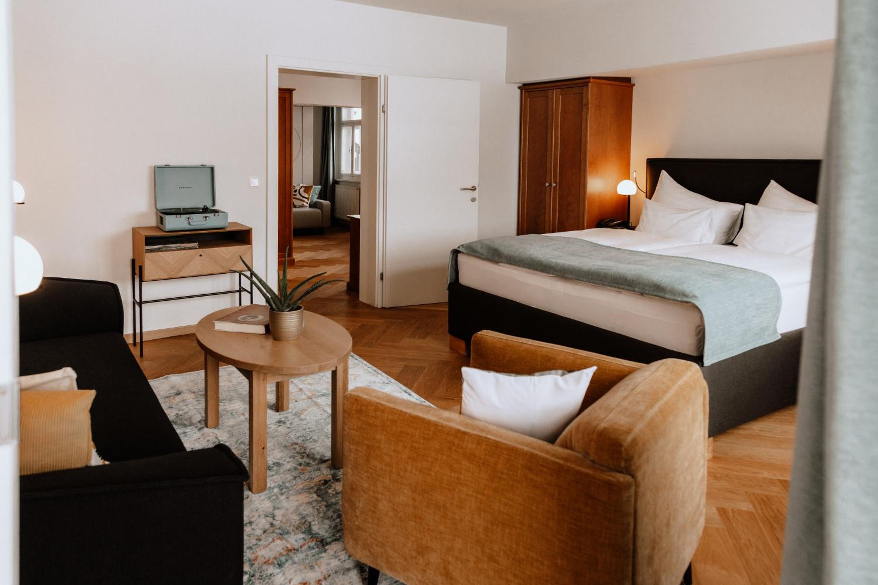 Deluxe Suite photo 2