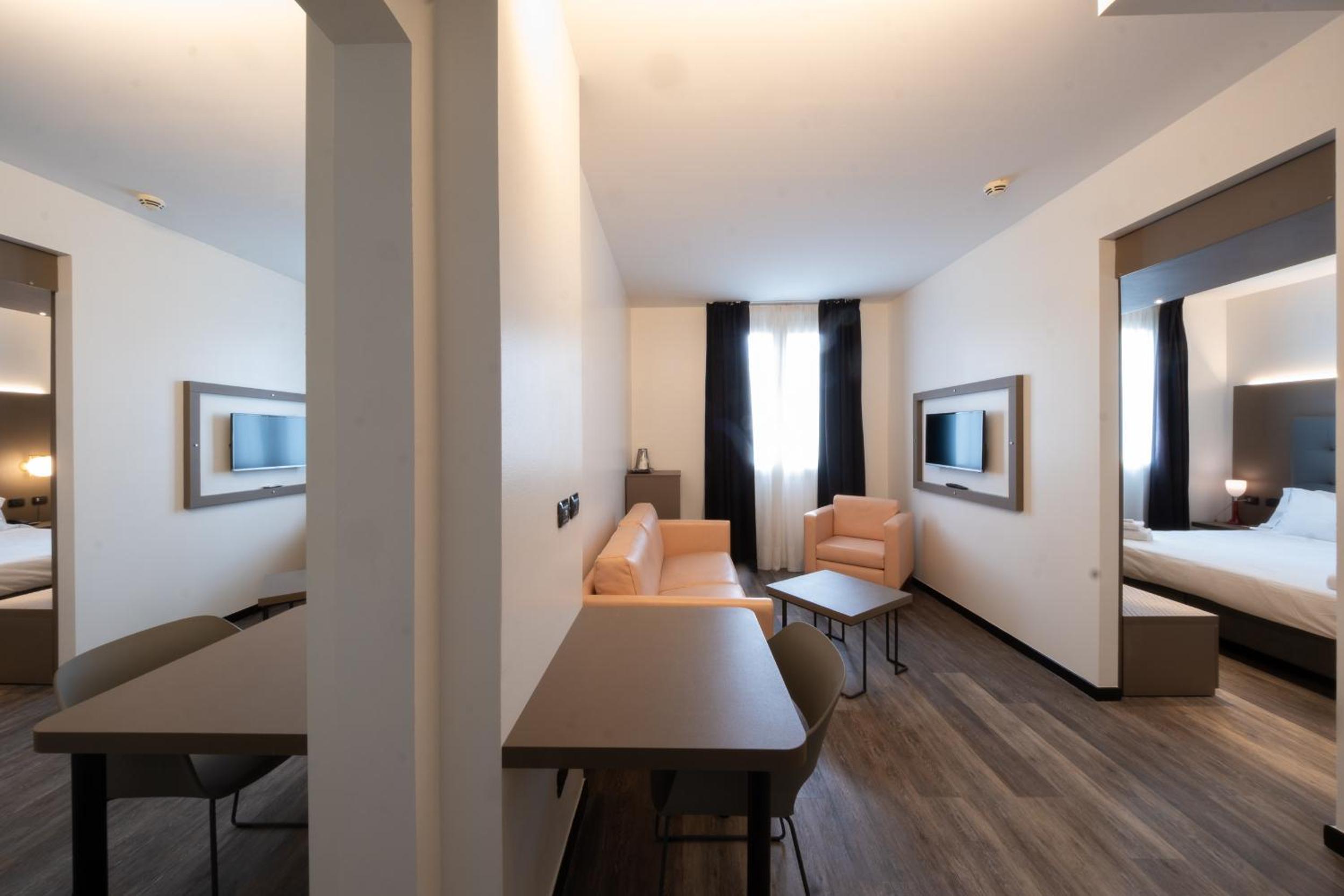 Deluxe Family Suite