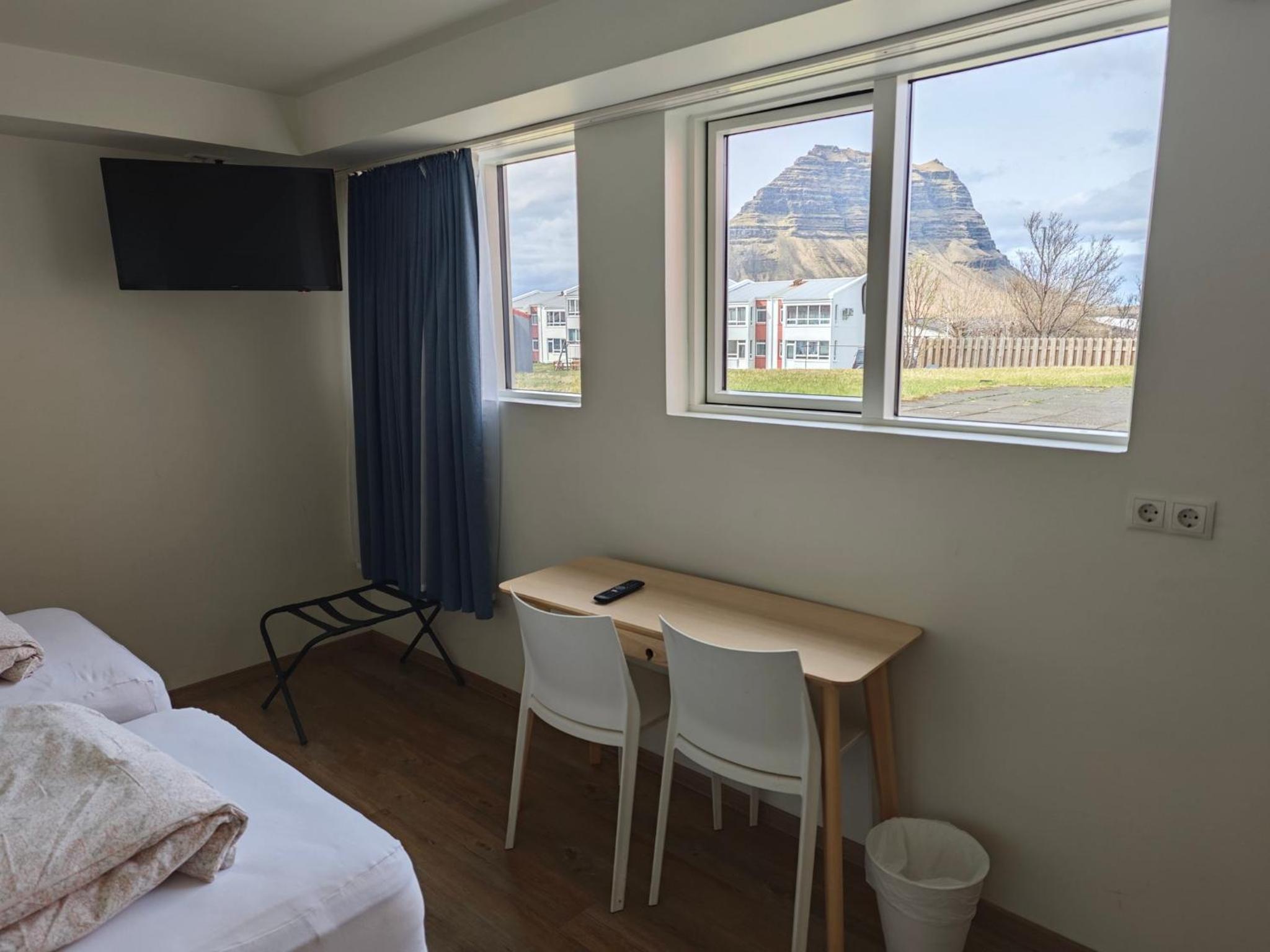Double or Twin Room with Bathroom - Photo 3