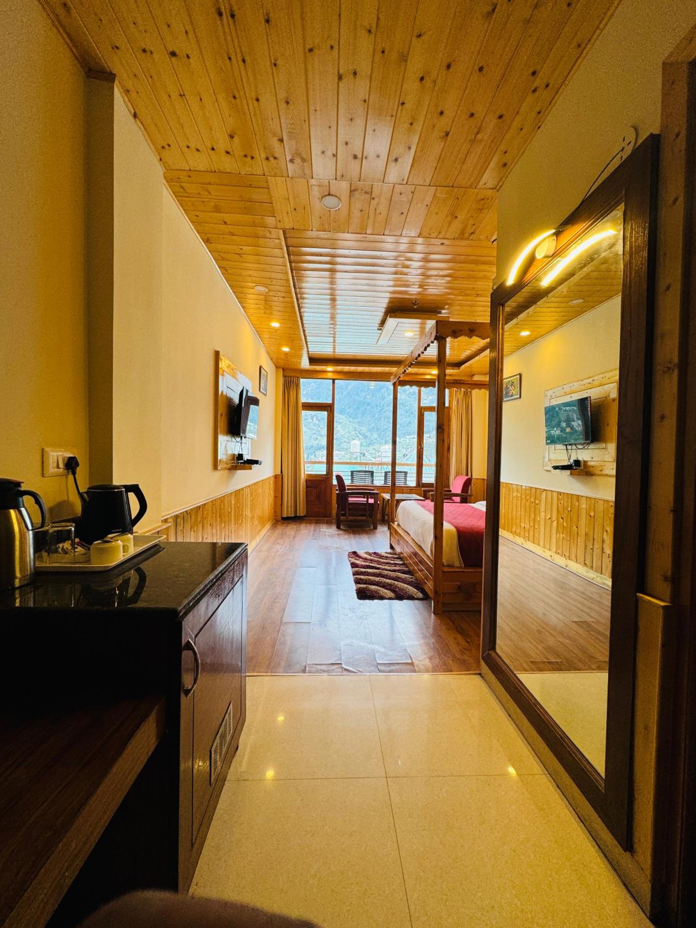 Superior King Room