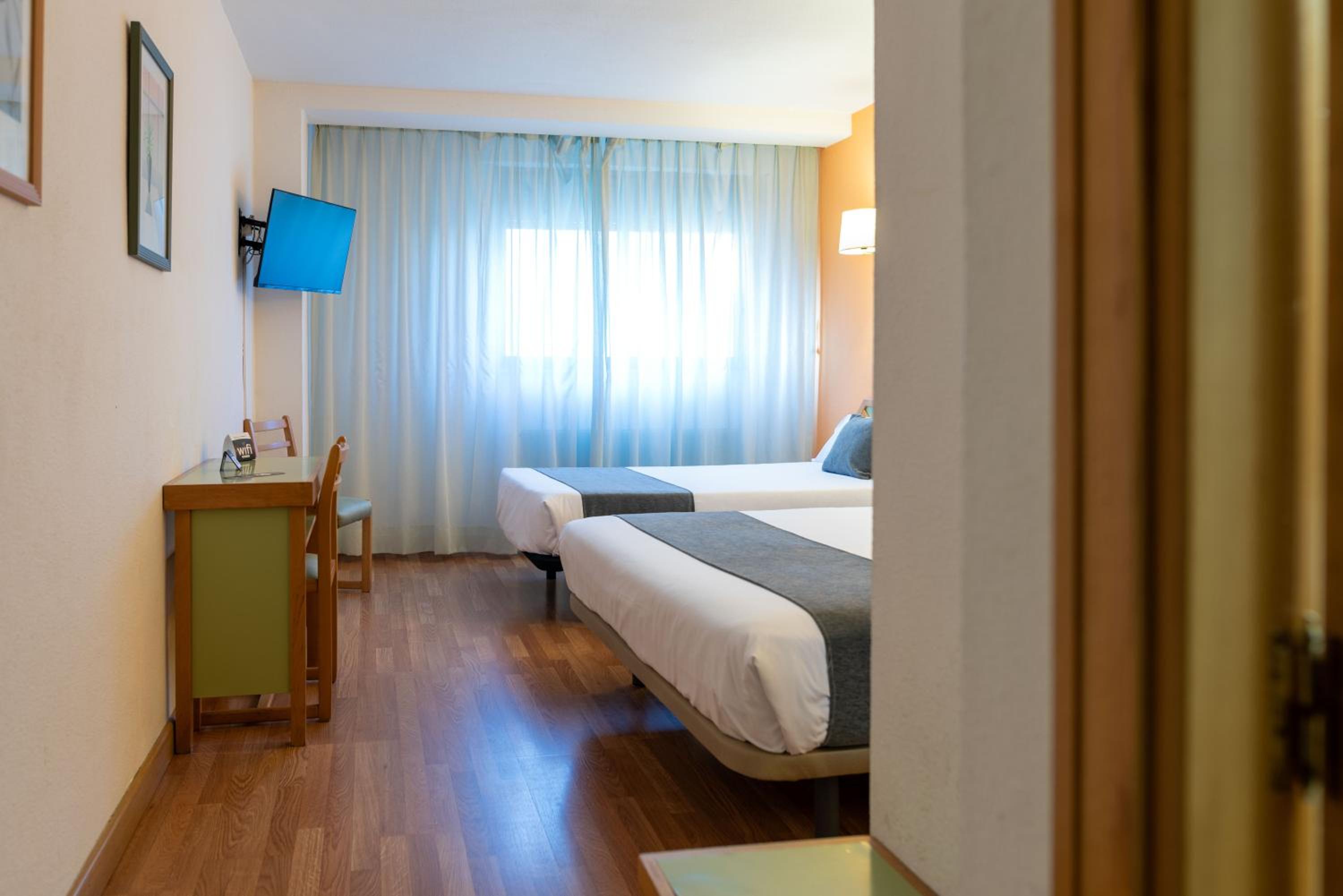 Economy Twin Room