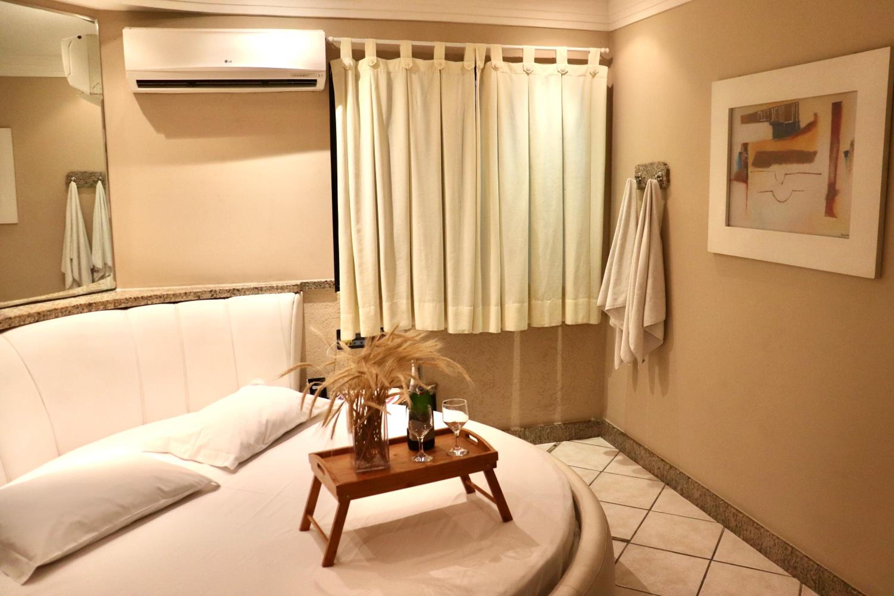 Apartment - Photo 2