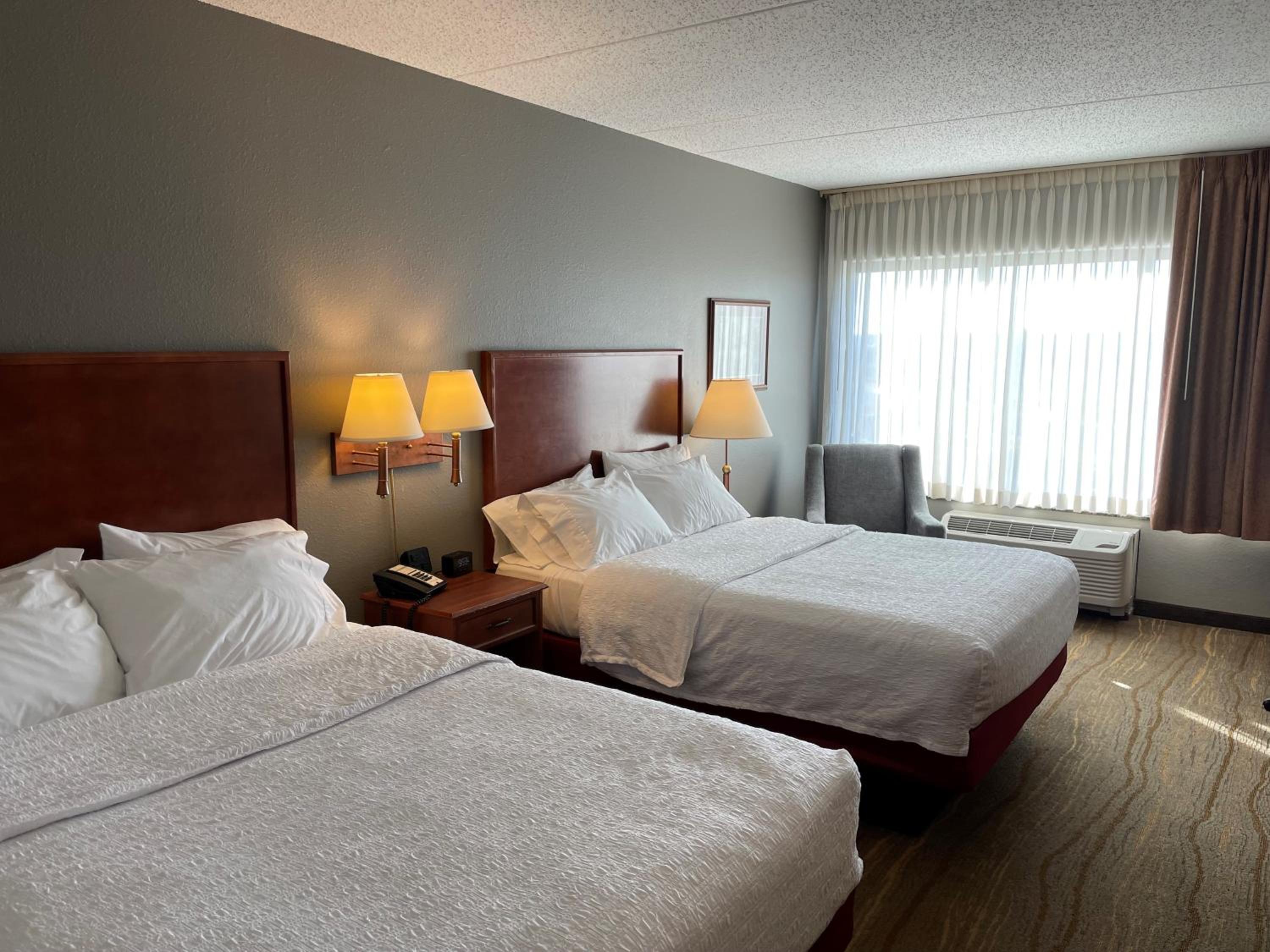 Queen Room with Two Queen Beds - Non-Smoking photo 1