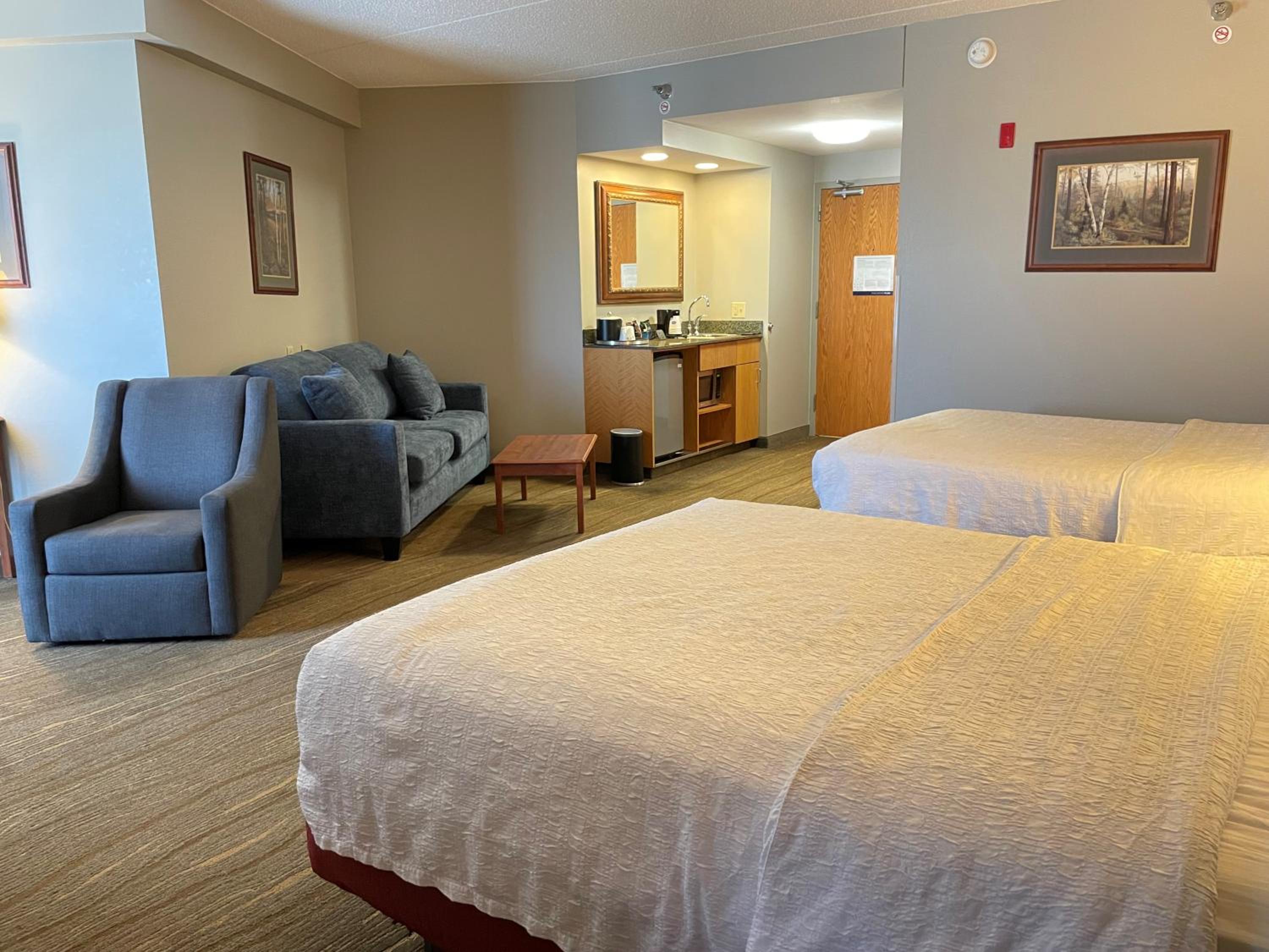 Studio Suite with Two Queen Beds - Non-Smoking photo 3