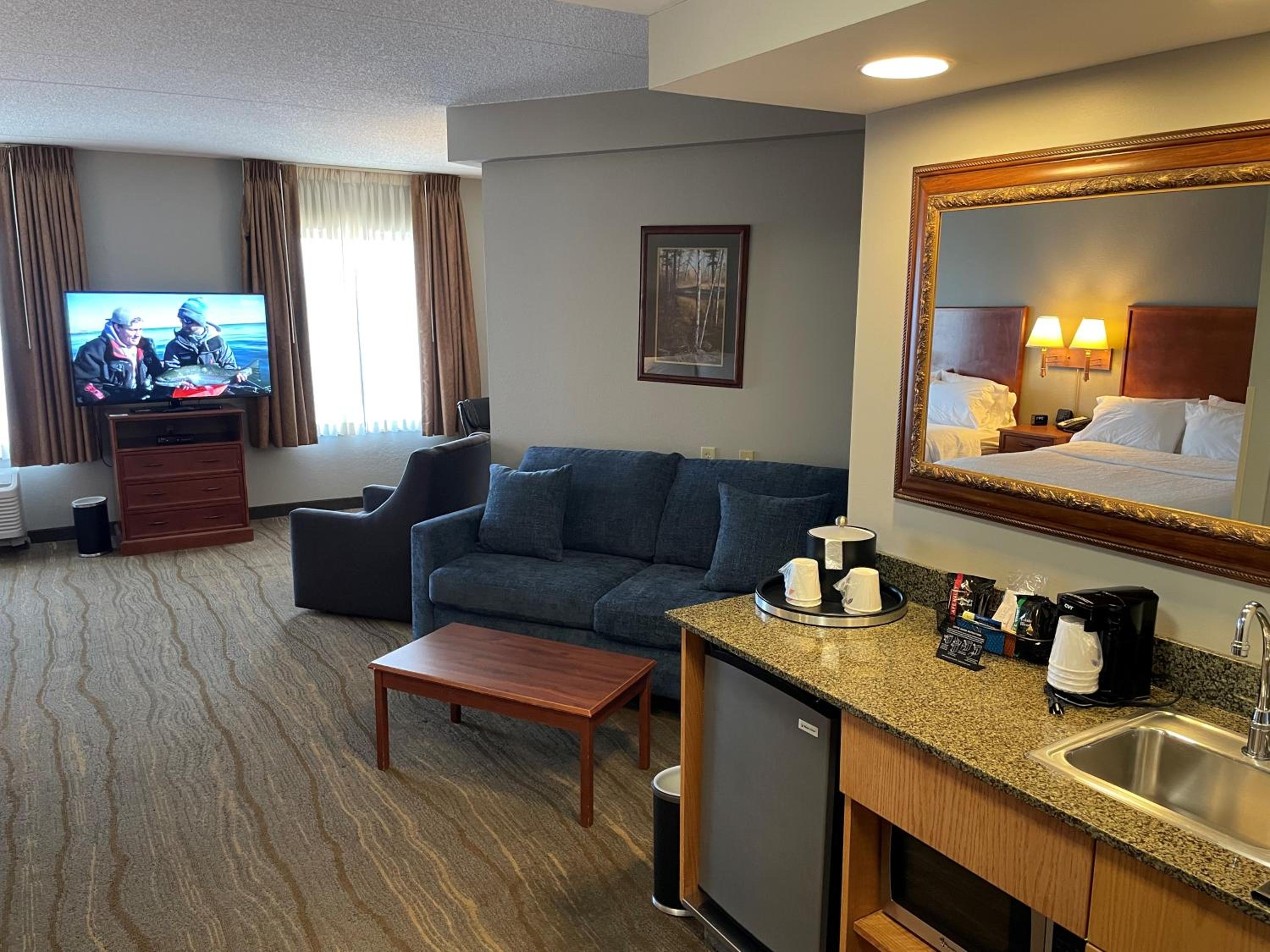 Studio Suite with Two Queen Beds - Non-Smoking photo 1