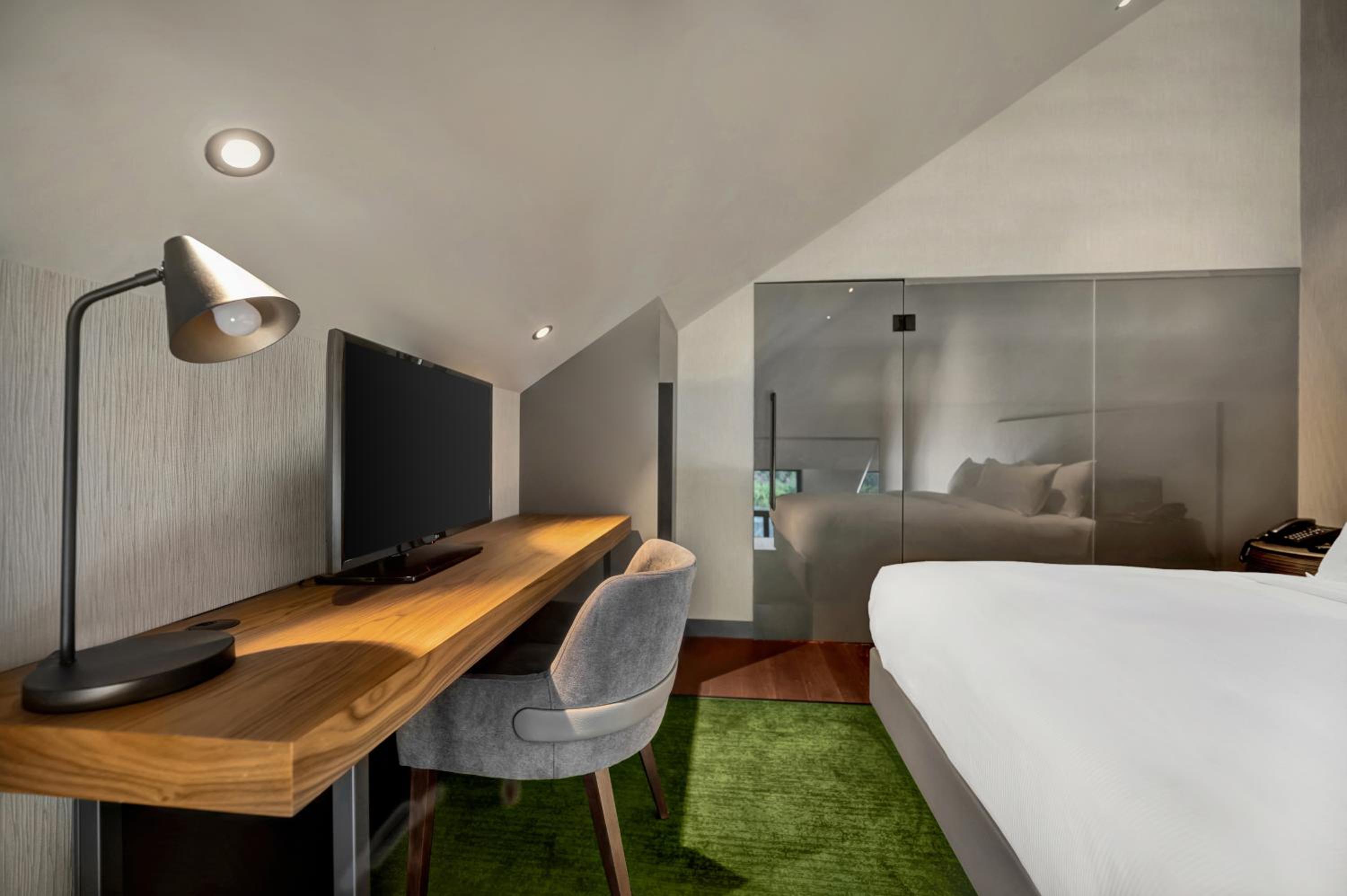 Family Room - Photo 6