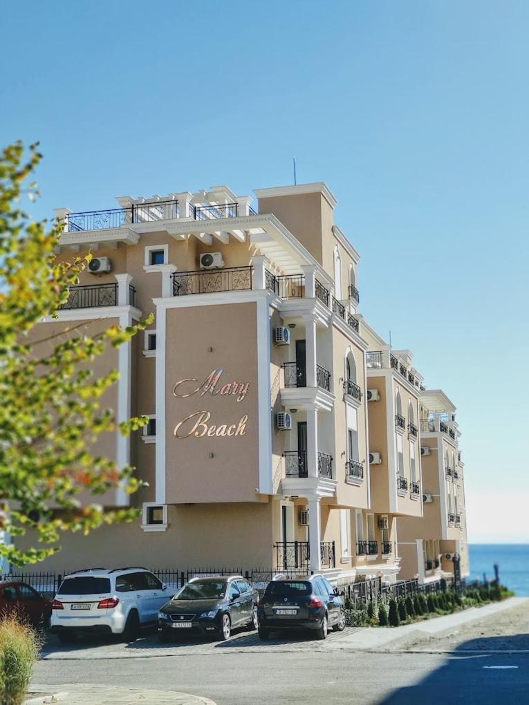 One-Bedroom Apartment with Balcony photo 1
