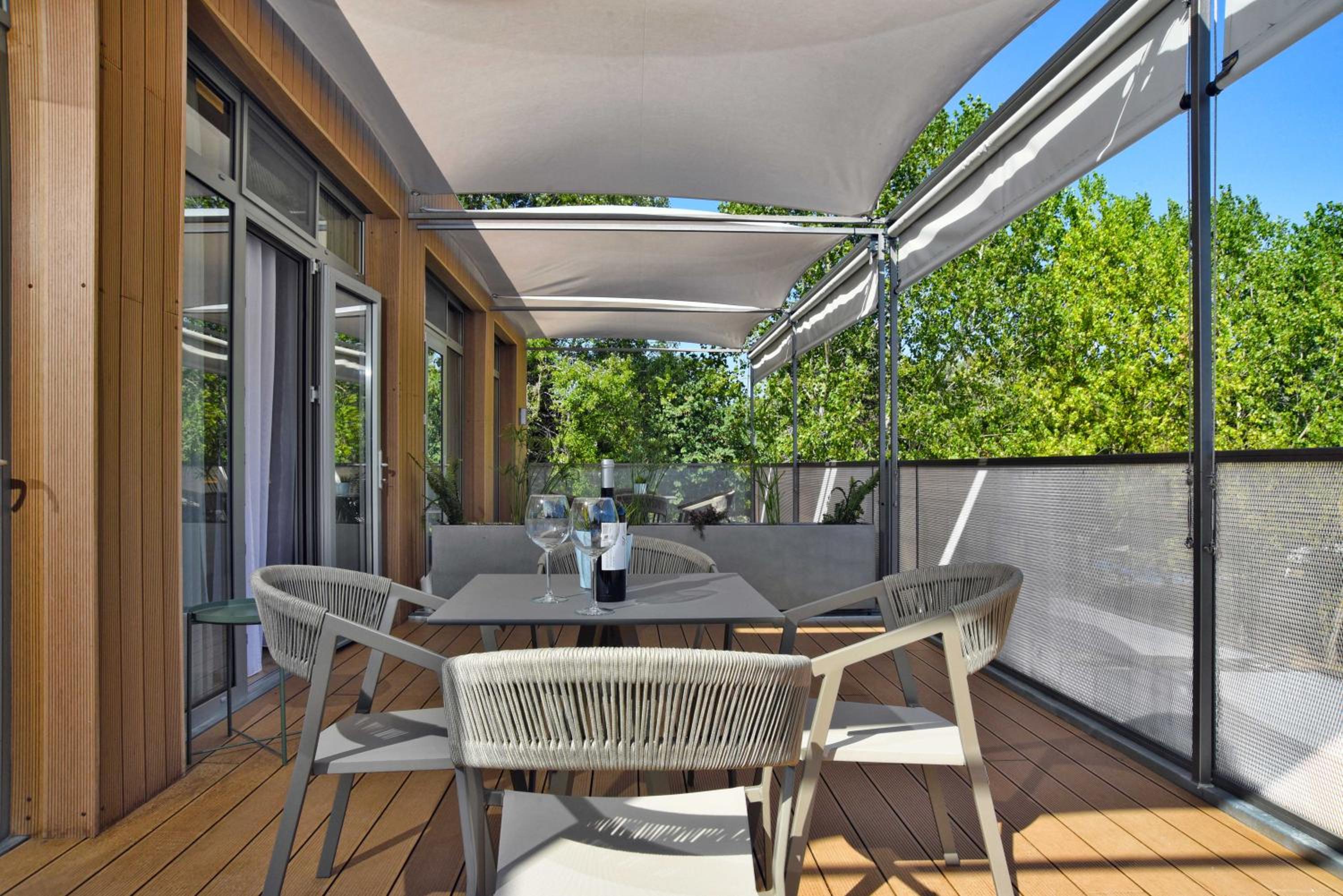 Superior Apartment